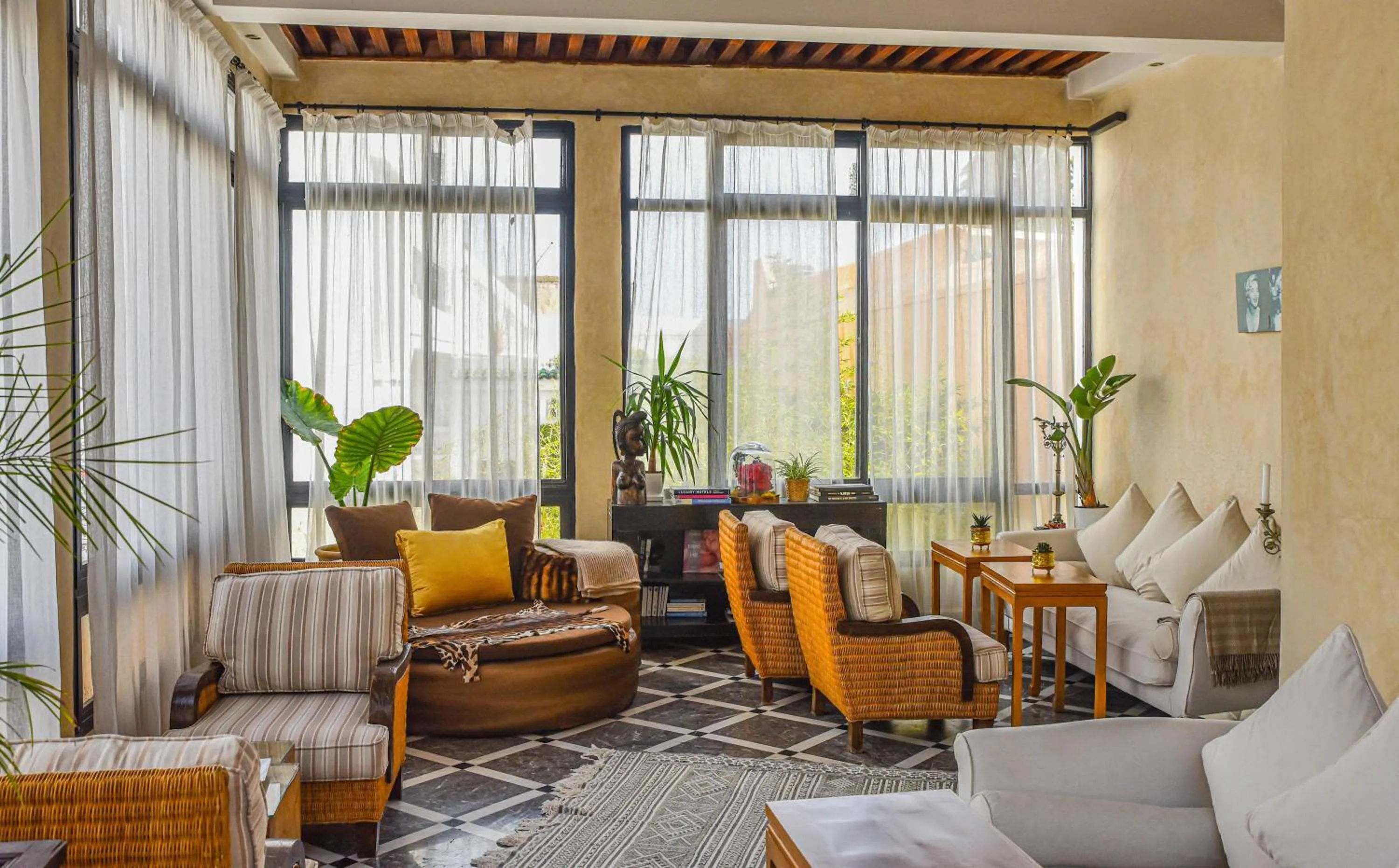 Seating area in Riad Mayfez Suites & Spa