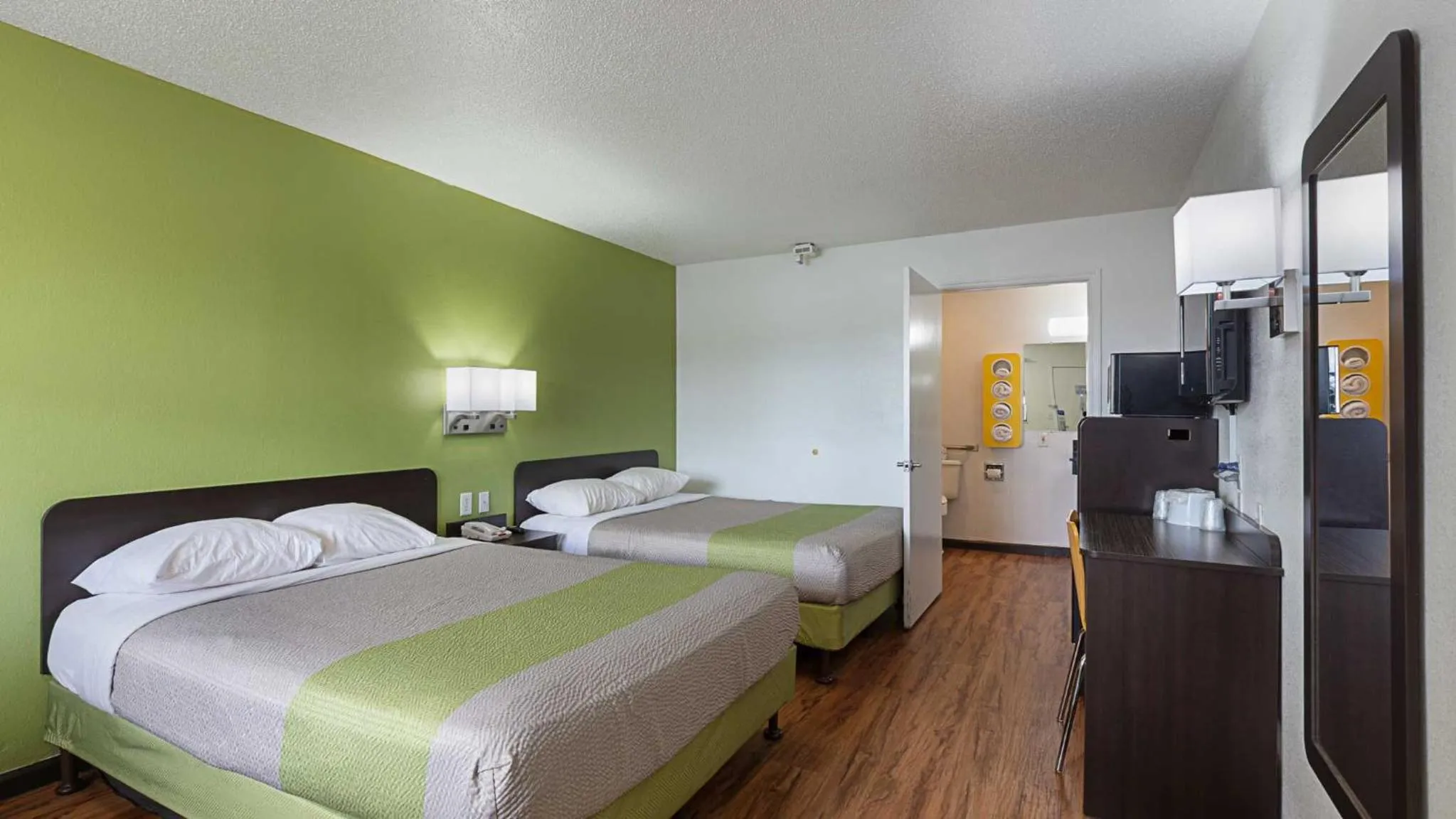 Bedroom, Bed in Motel 6 Chattanooga, TN