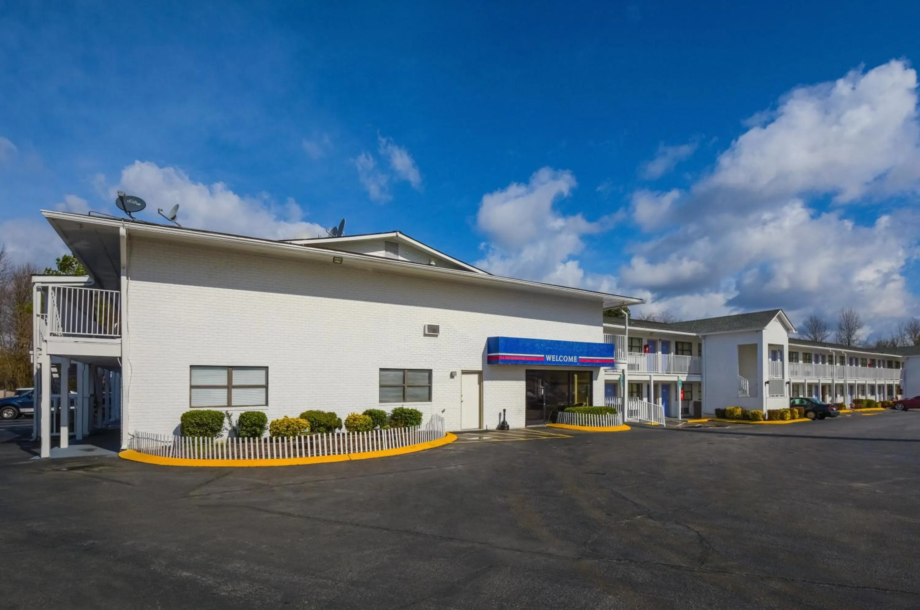 Property building in Motel 6 Chattanooga, TN