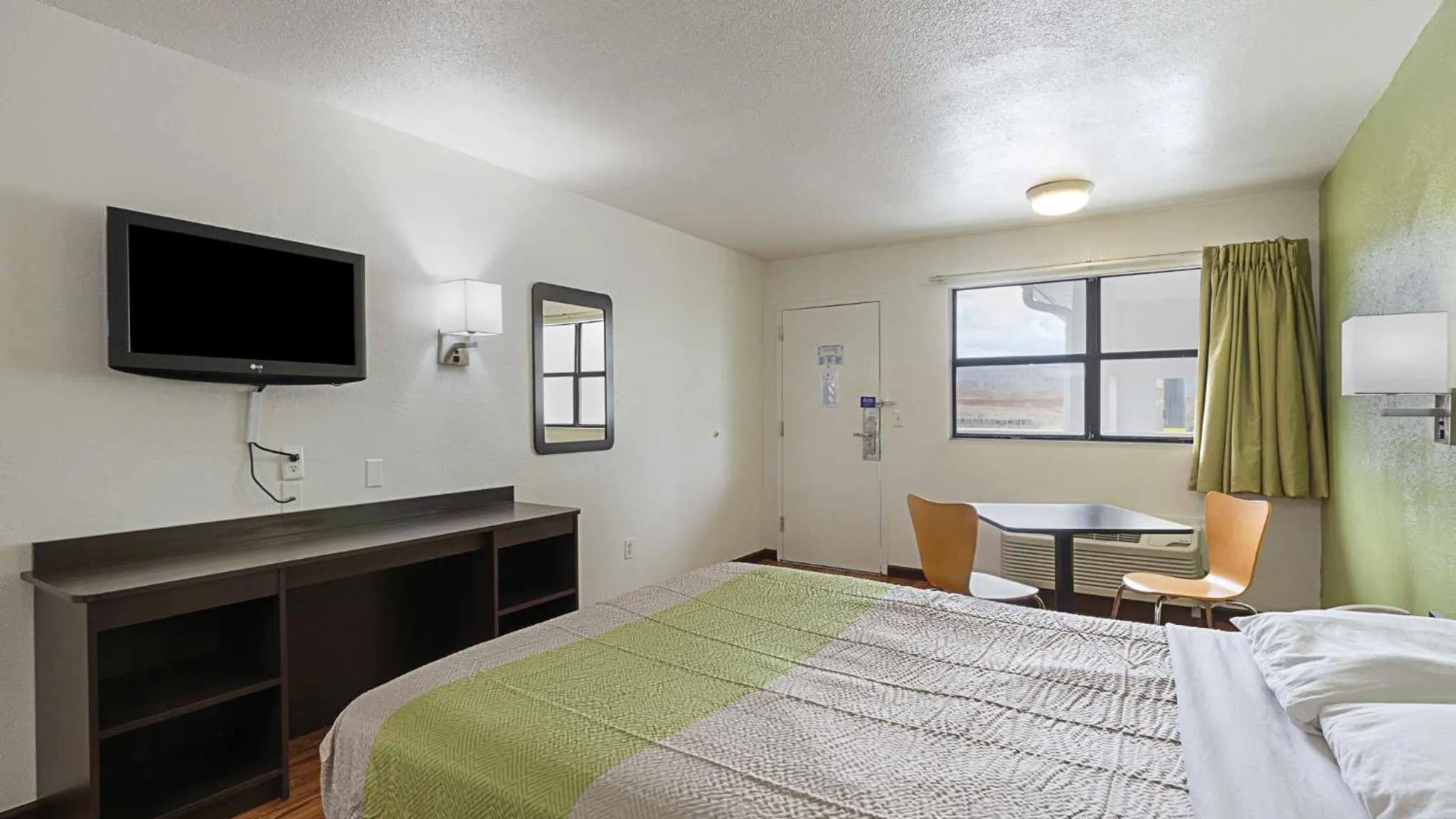 Bedroom, Bed in Motel 6 Chattanooga, TN