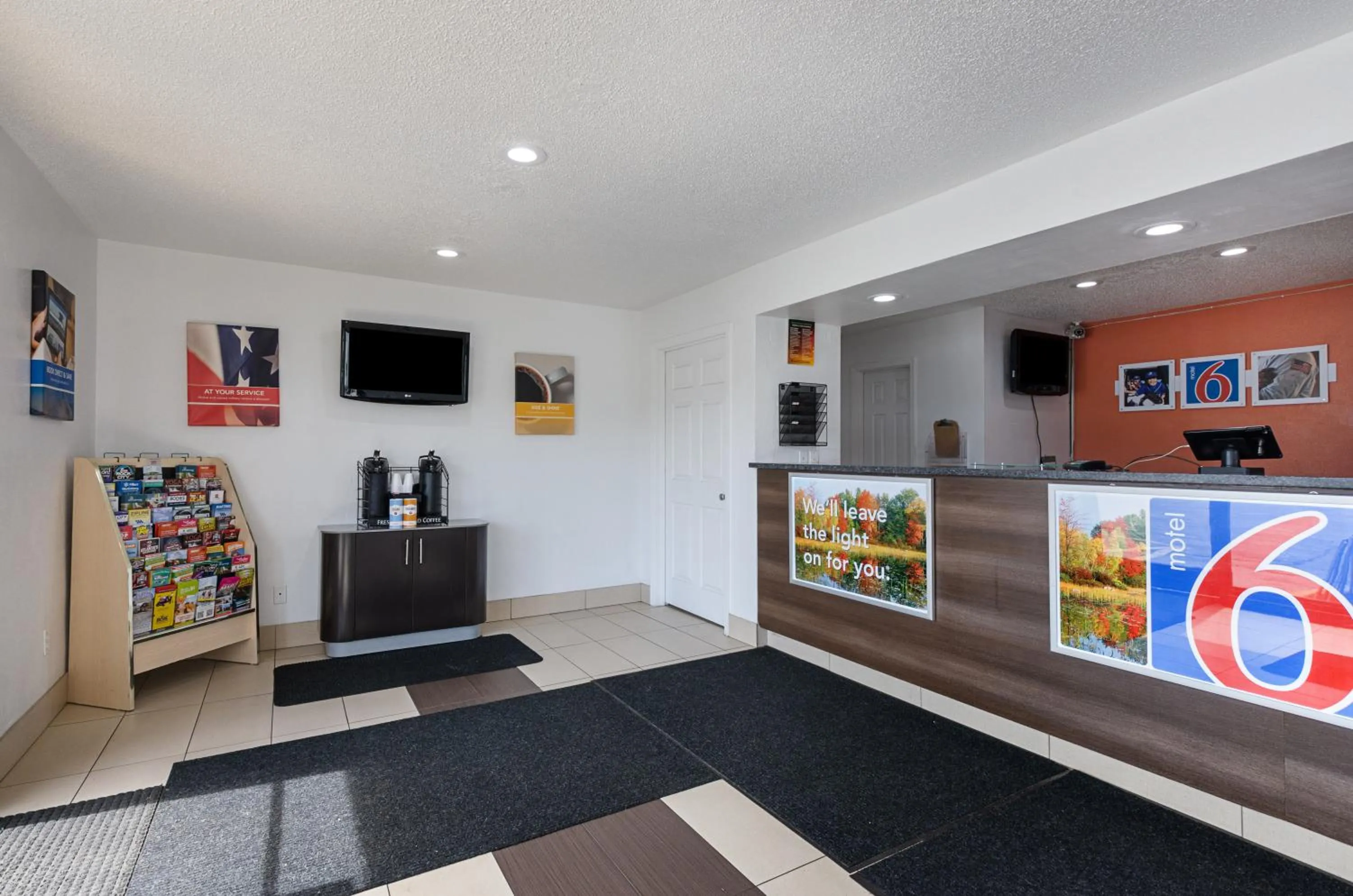 Lobby or reception in Motel 6 Chattanooga, TN