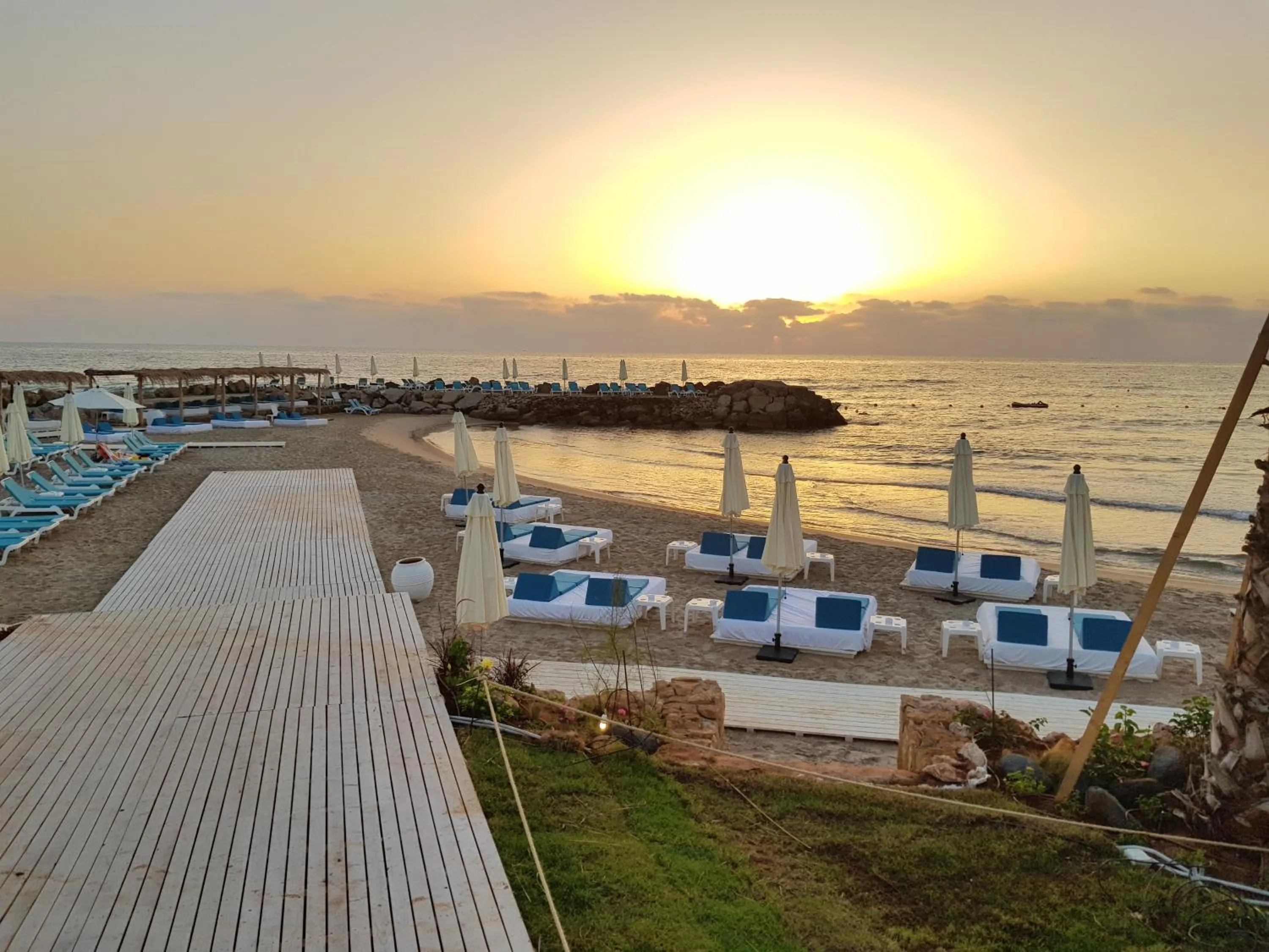 Beach in La Siesta Hotel & Beach Resort