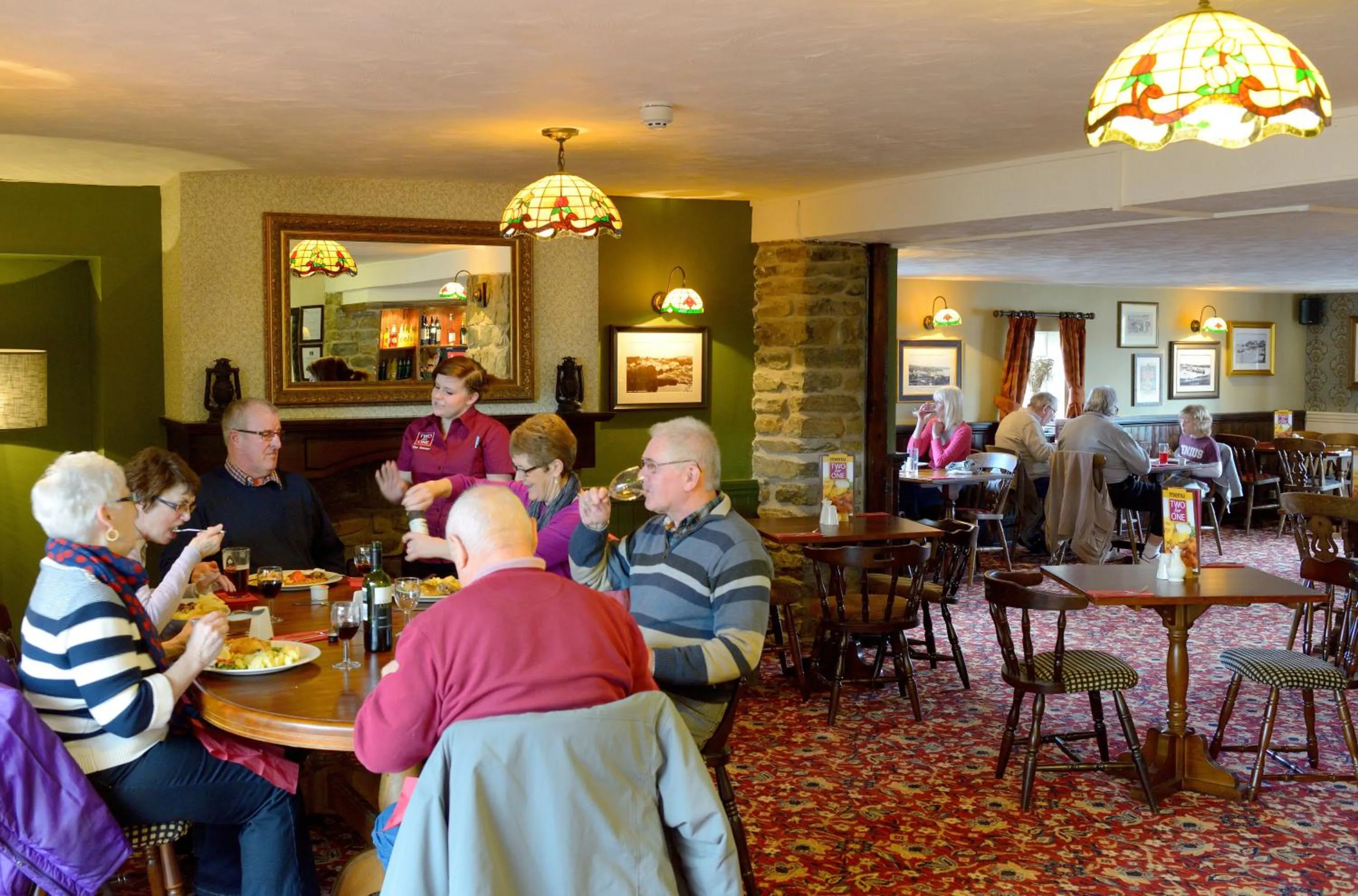 Restaurant/places to eat in Savoy Country Inn