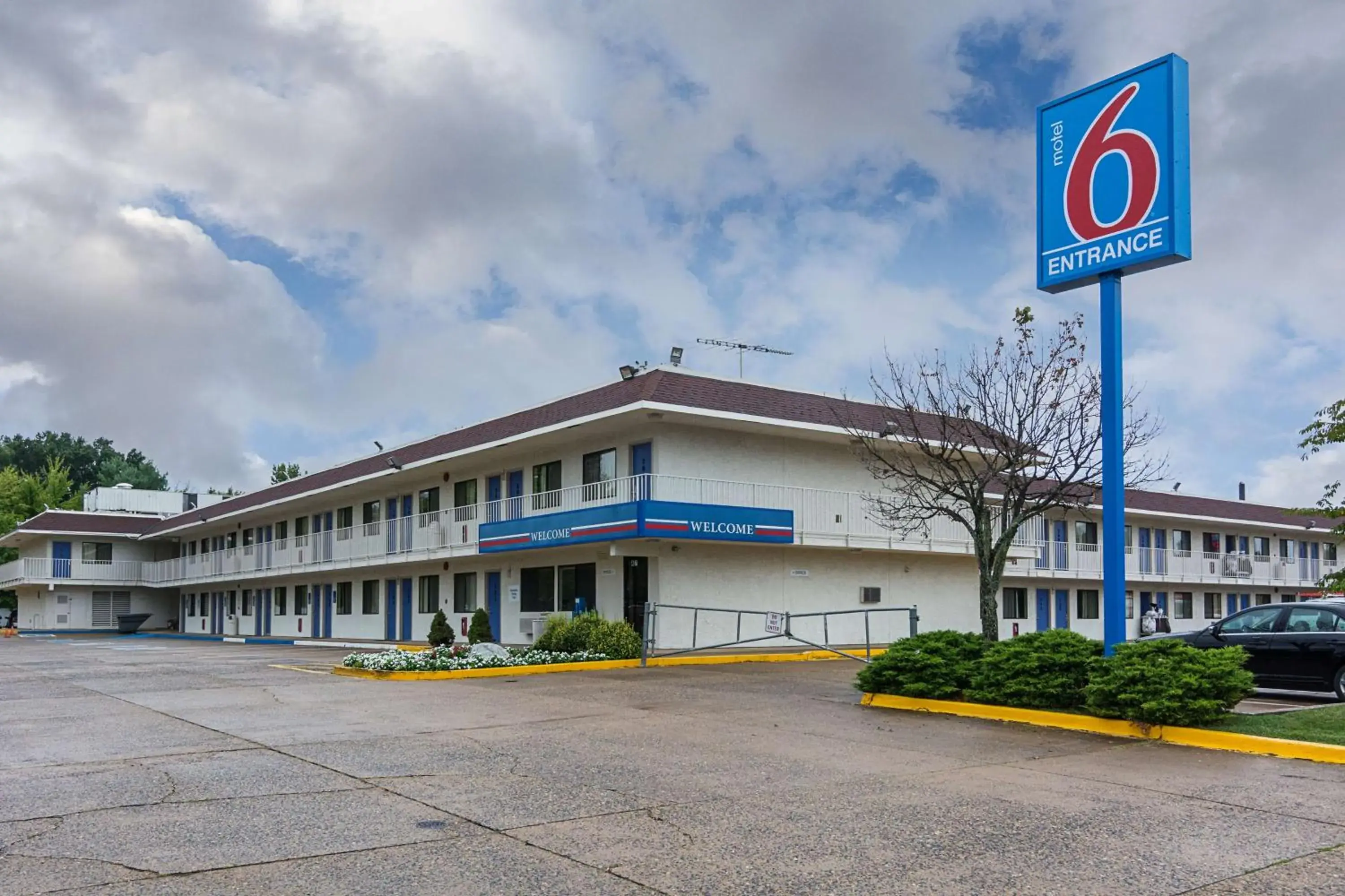 Property Building in Motel 6 Fredericksburg, Va - North Property Building in Motel 6 Fredericksburg, Va - North