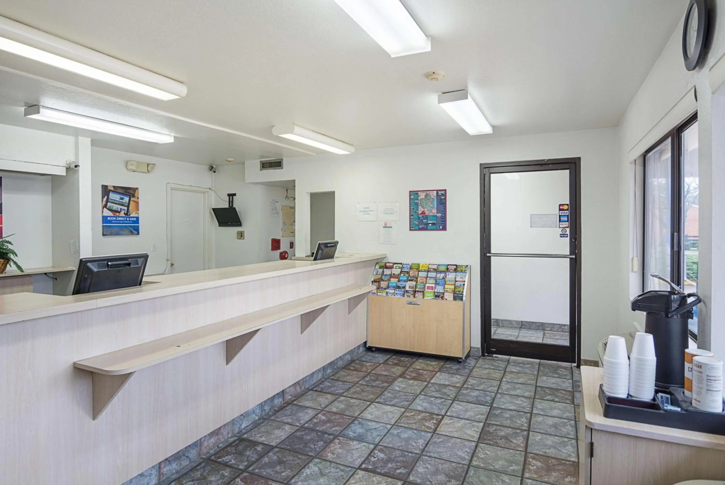 Library in Motel 6 Fredericksburg, Va - North