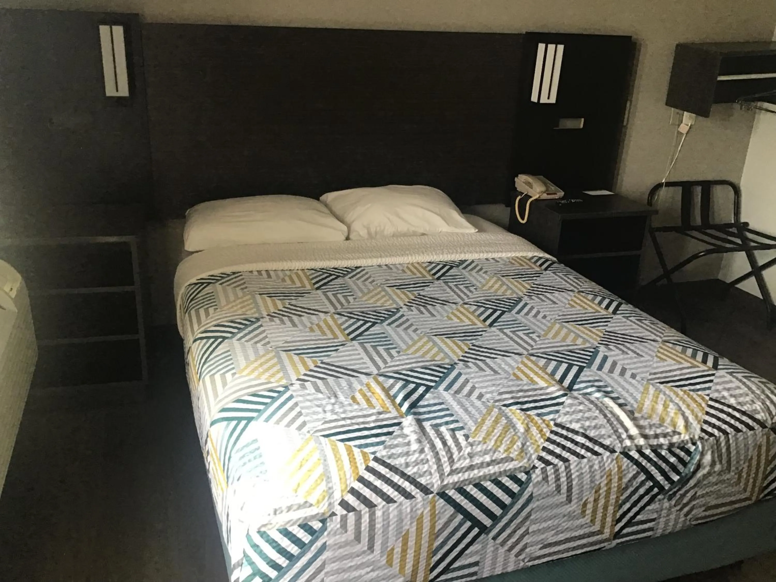 Bedroom, Bed in Motel 6-Laurel, DC - Washington Northeast