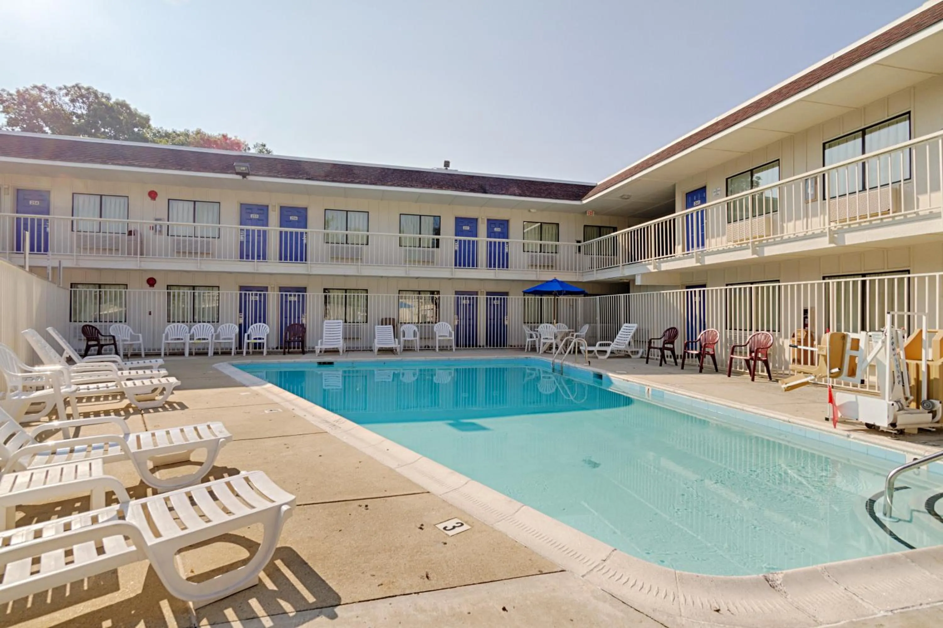 Swimming pool in Motel 6-Laurel, DC - Washington Northeast
