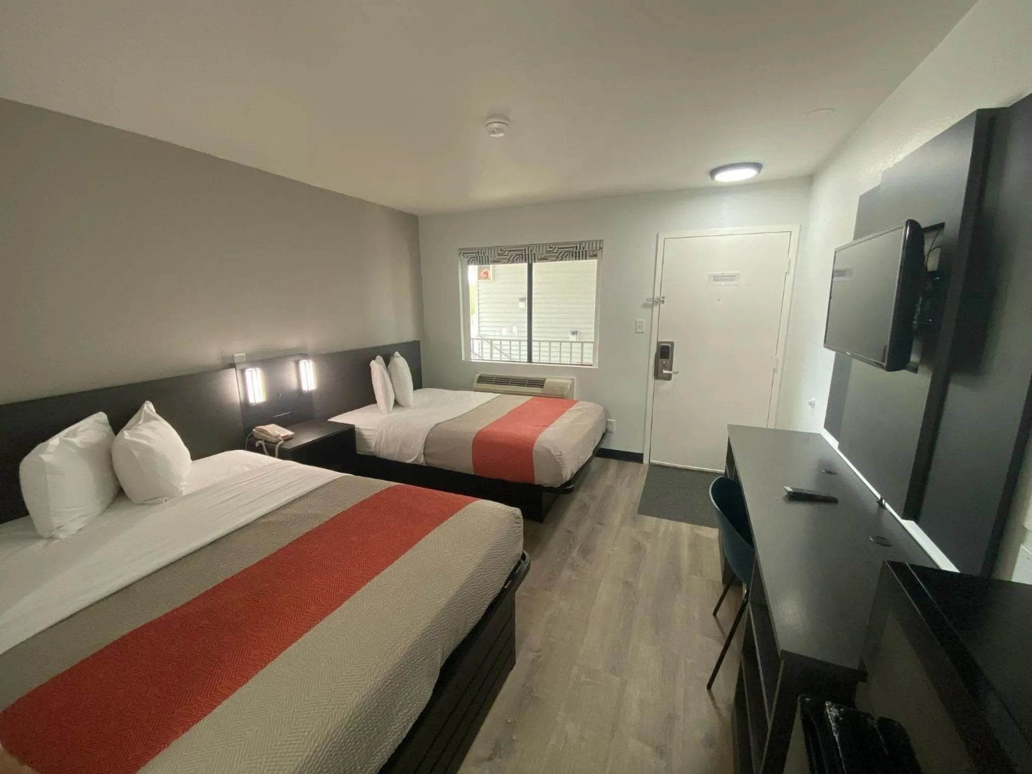 Double Room - Disability Access in Motel 6-Windsor Locks, CT - Hartford