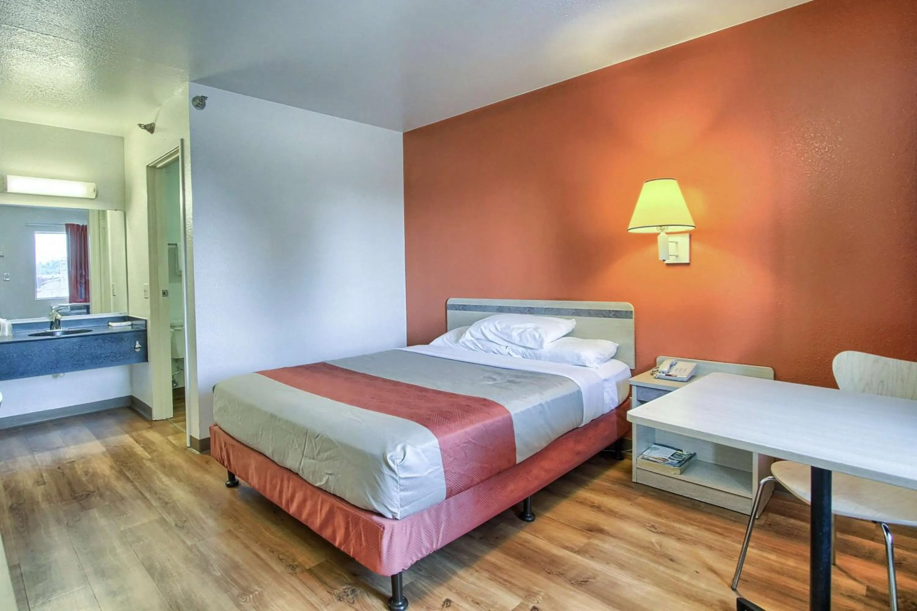 Photo of the whole room, Bed in Motel 6-New Cumberland, PA - Harrisburg - Hershey South