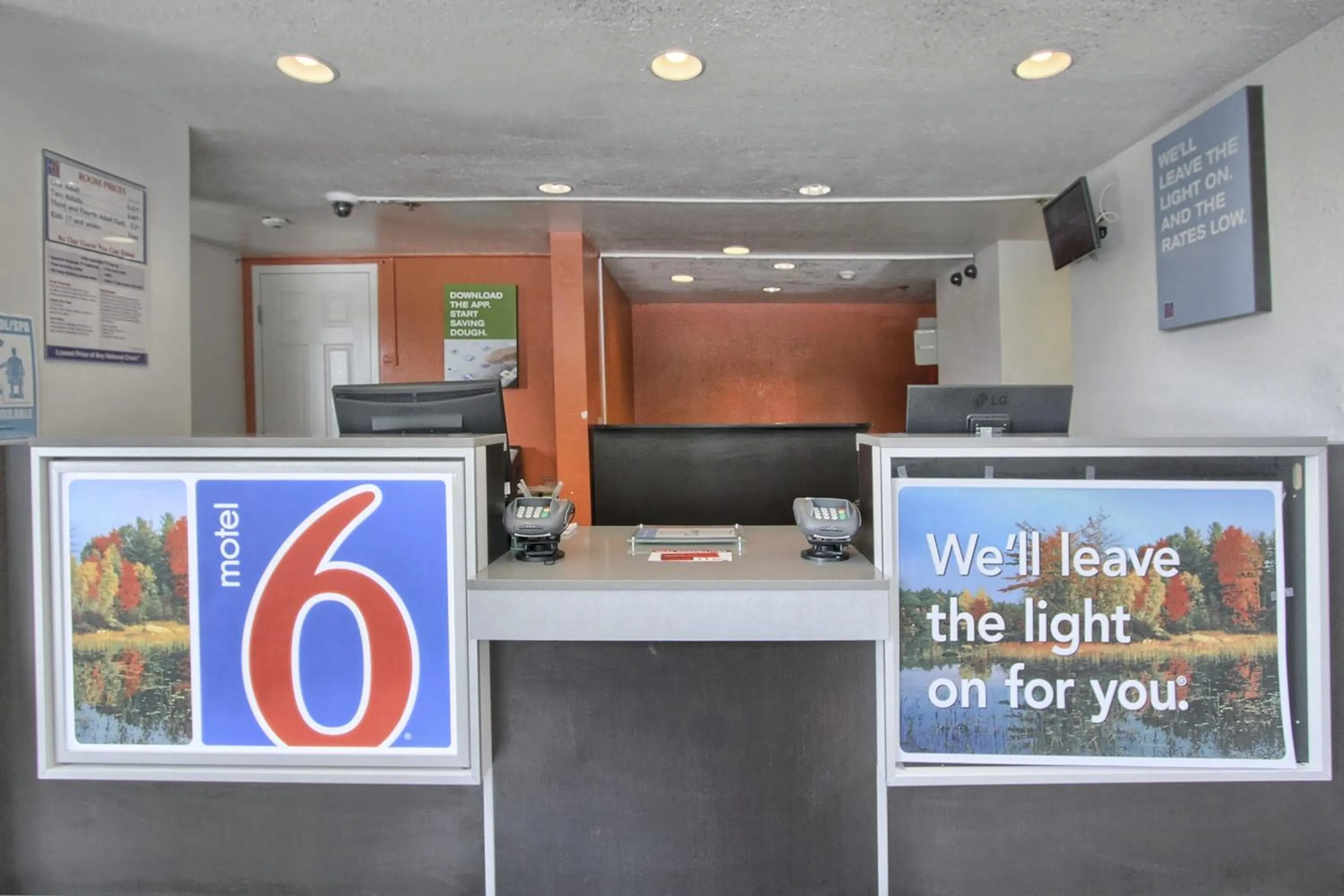Lobby or reception in Motel 6-New Cumberland, PA - Harrisburg - Hershey South