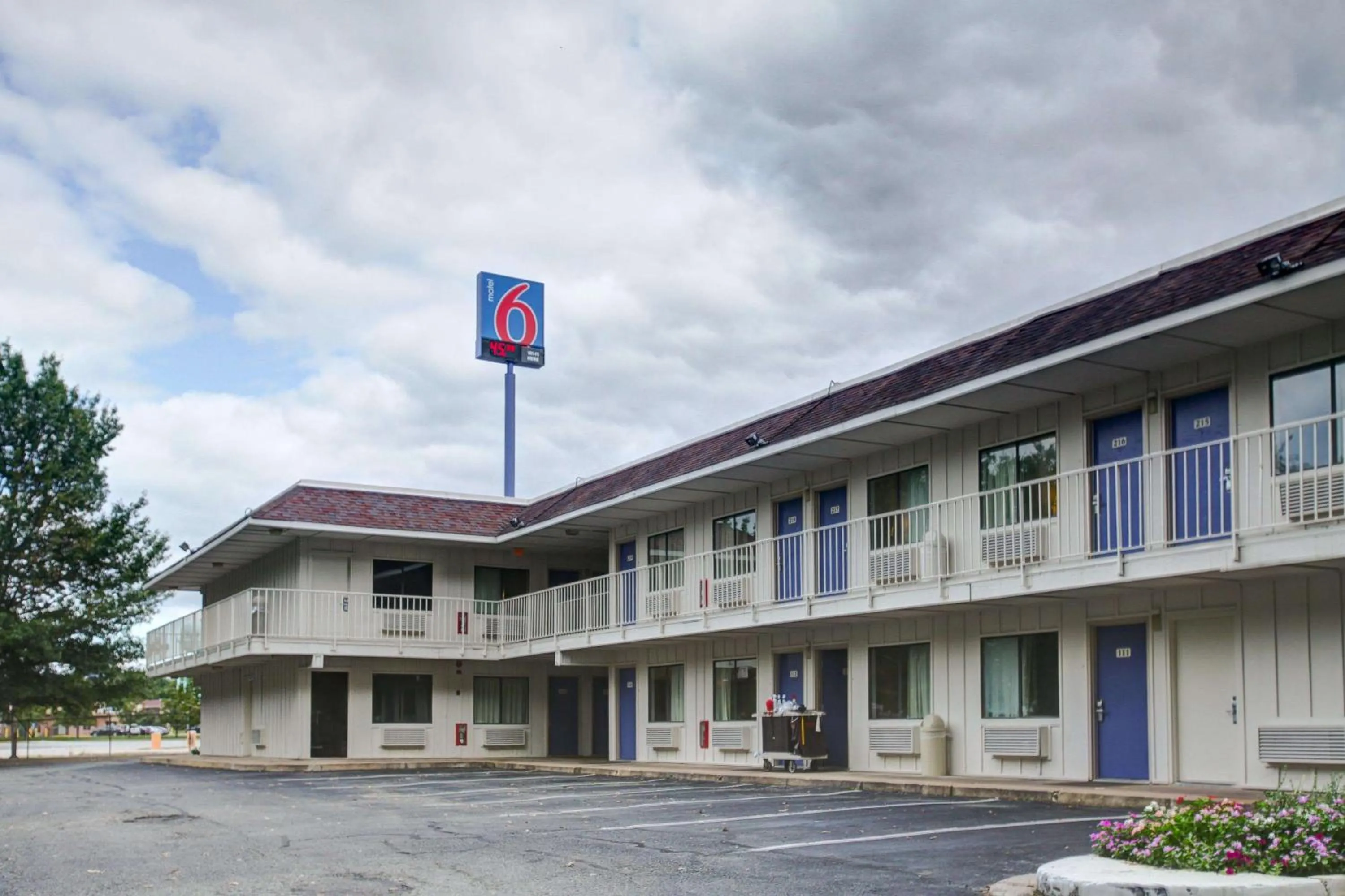 Property building in Motel 6-Elkton, MD