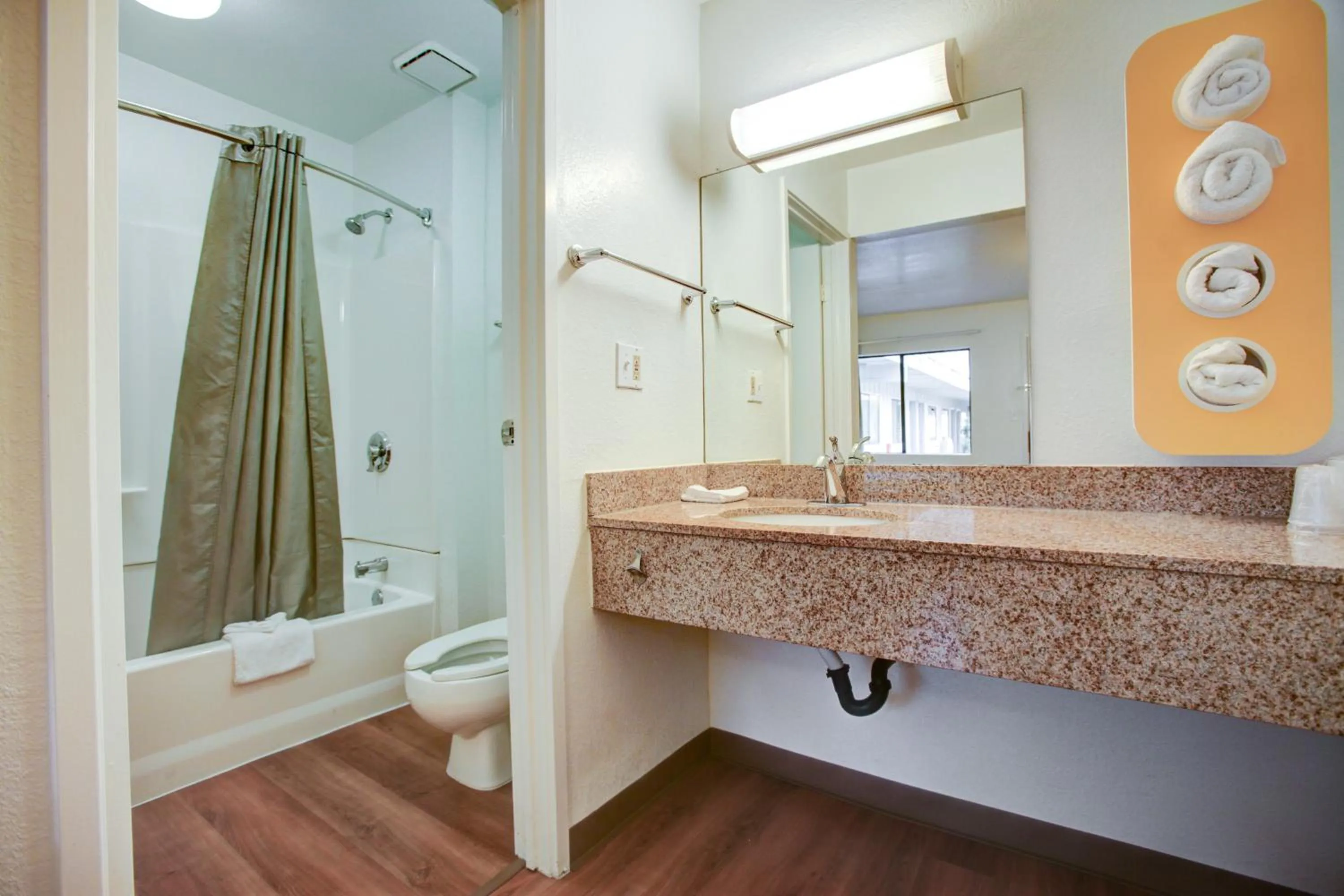 Bathroom in Motel 6-Elkton, MD