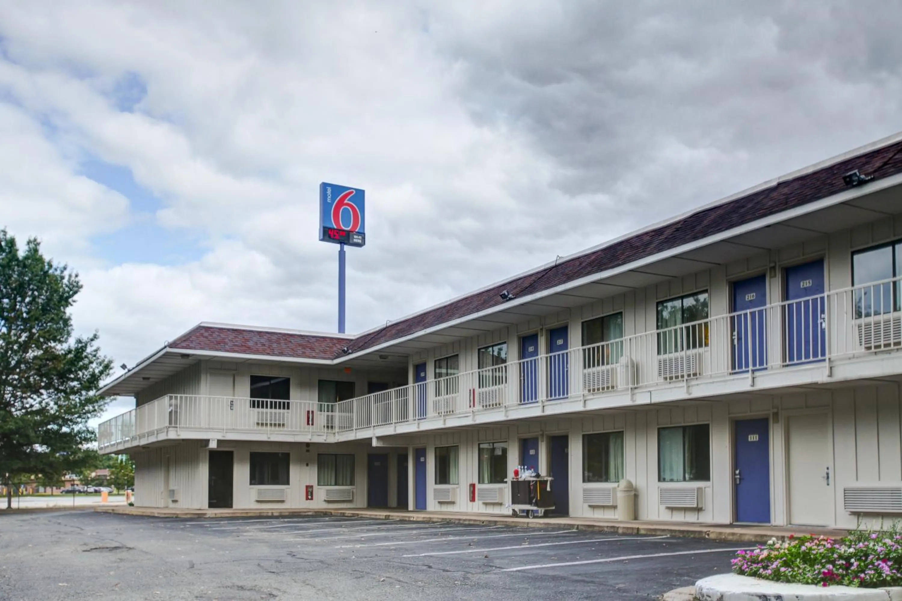 Property building in Motel 6-Elkton, MD