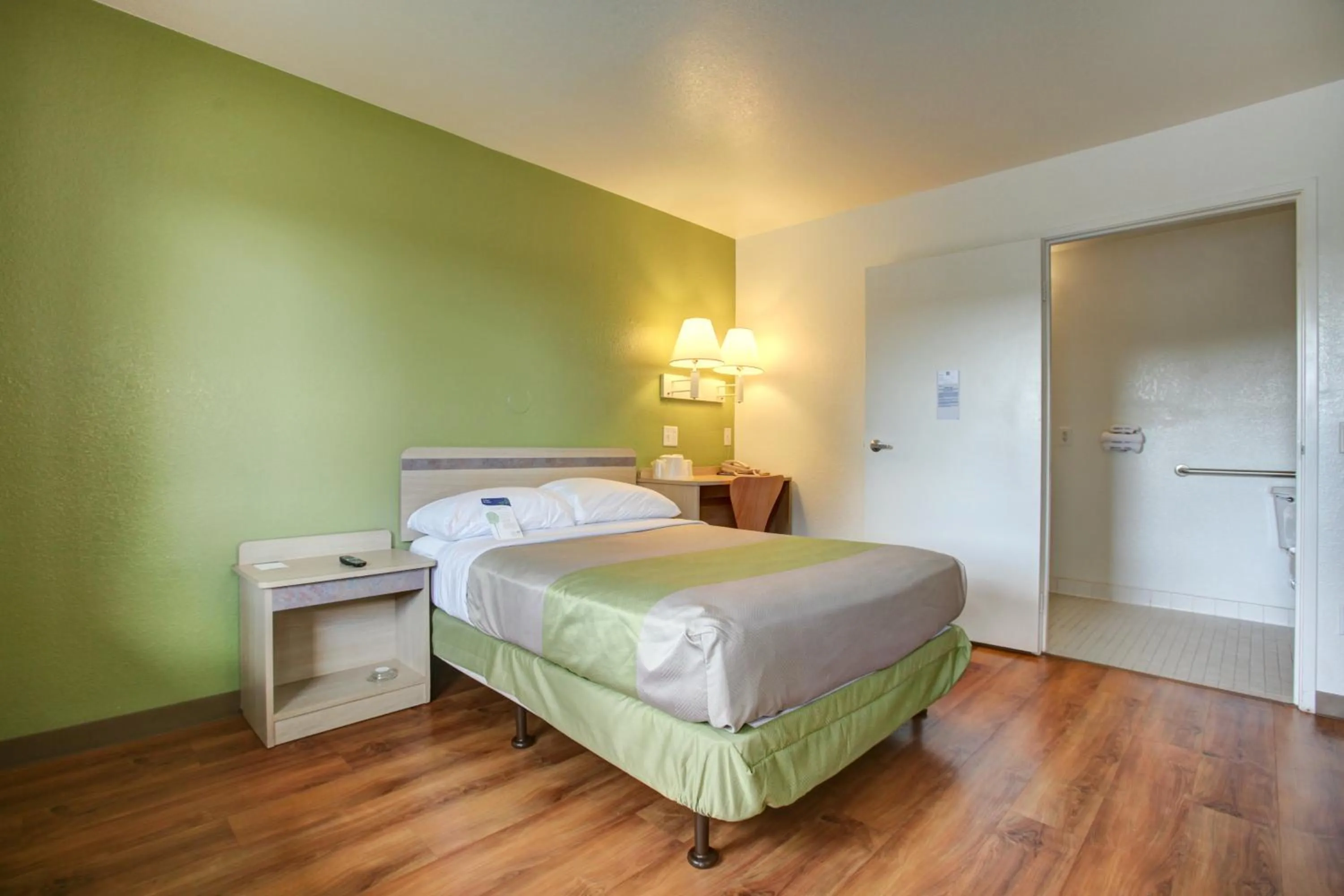 Bedroom, Bed in Motel 6-Elkton, MD