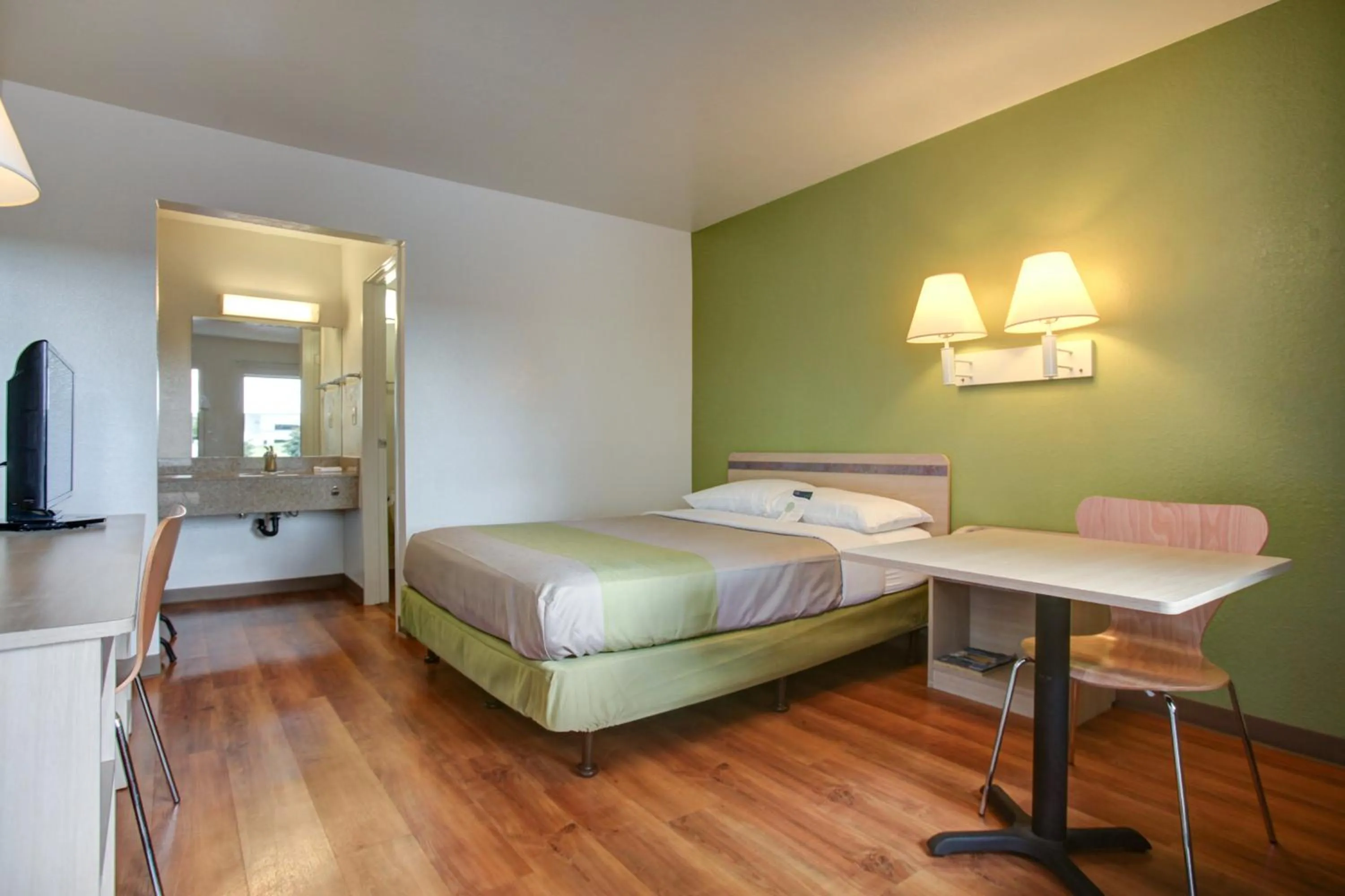 Bedroom, Bed in Motel 6-Elkton, MD