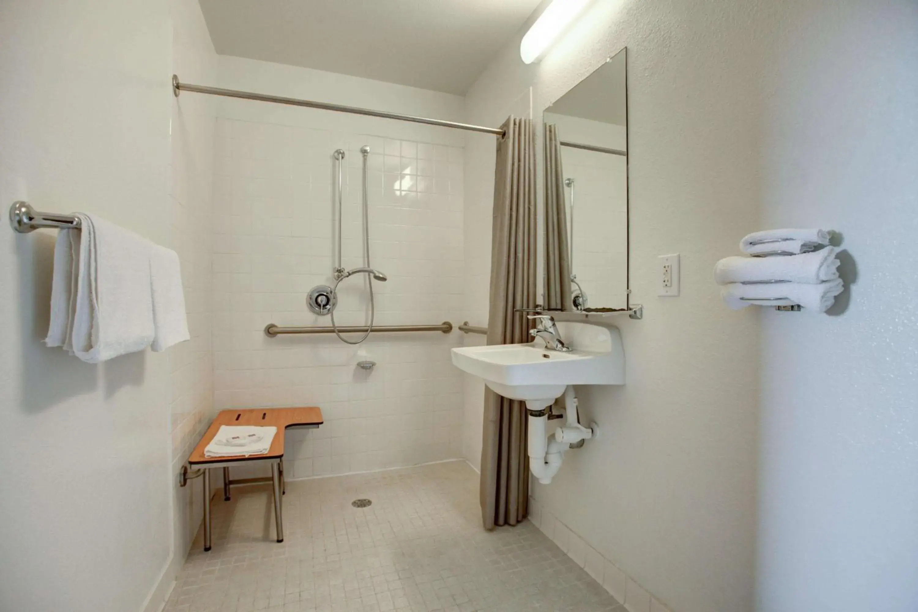 Double Room - Disability Access in Motel 6-Elkton, MD Double Room - Disability Access in Motel 6-Elkton, MD