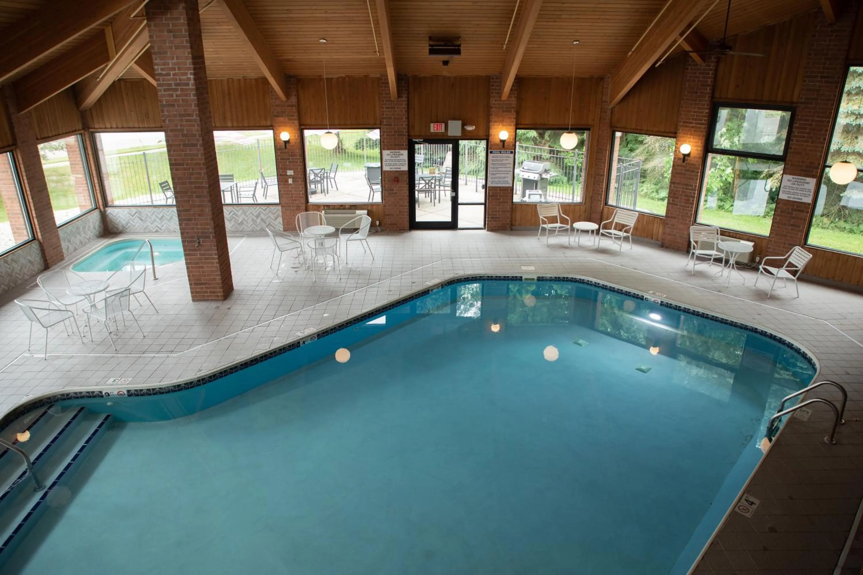 Swimming pool in Lomira Inn and Suites