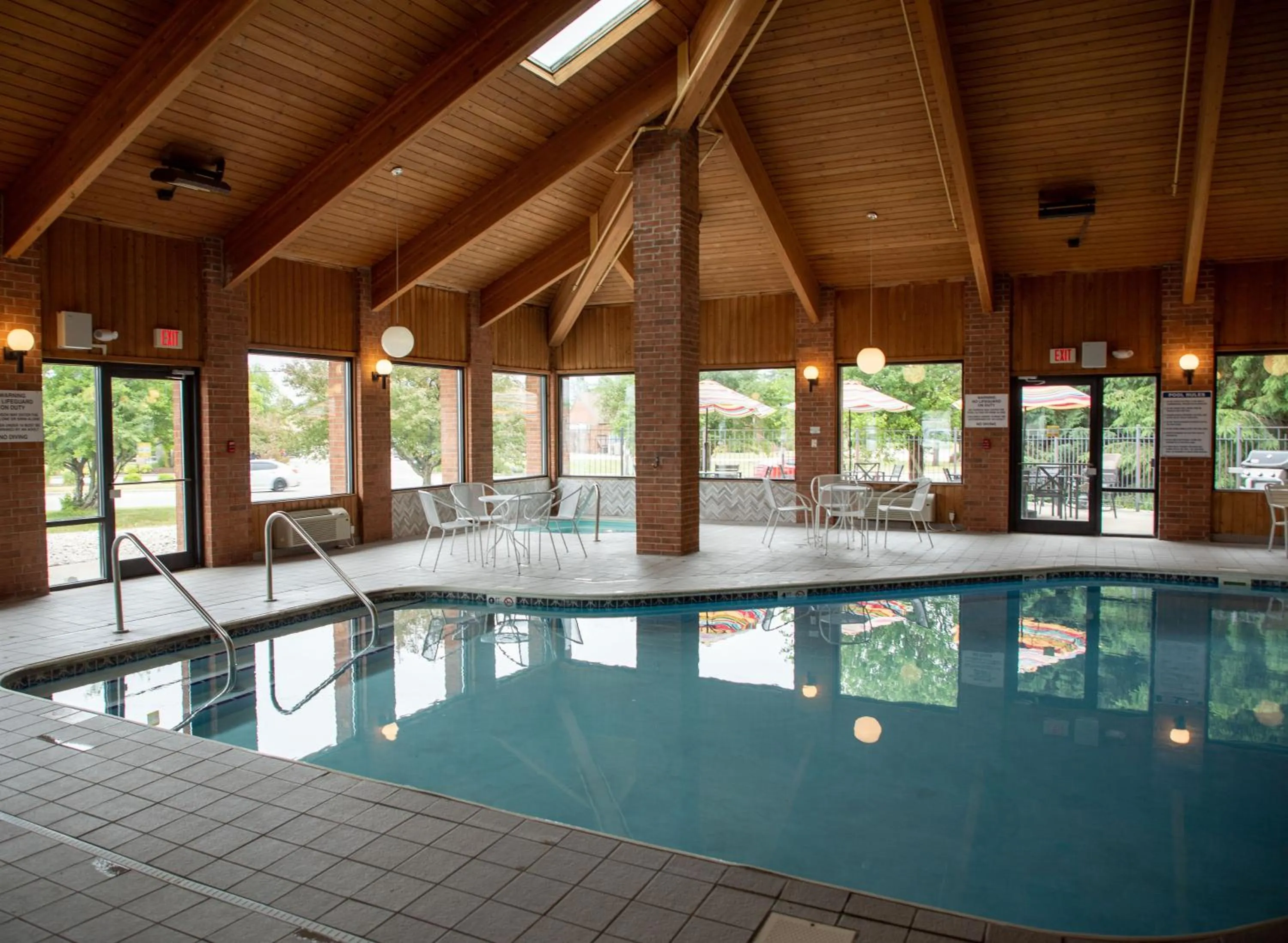 Swimming pool in Lomira Inn and Suites