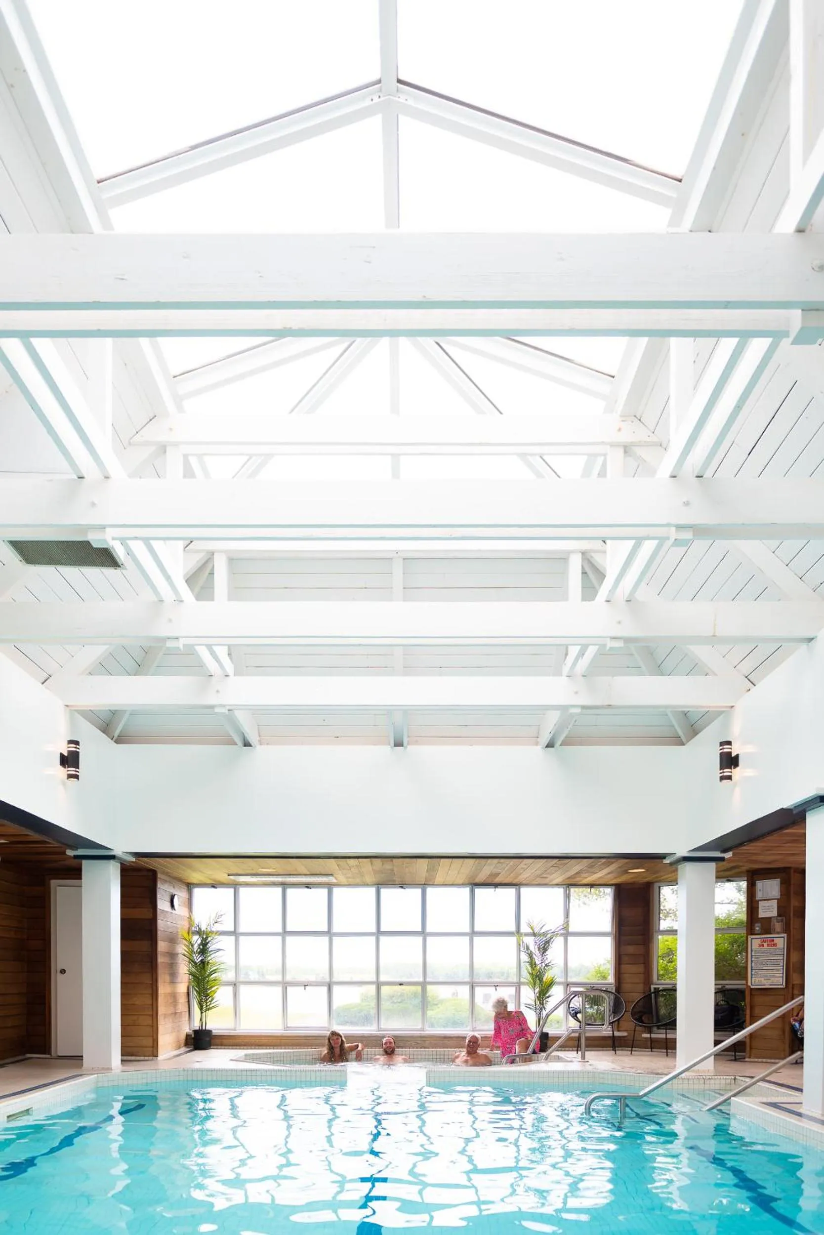 Swimming pool in Rodd Brudenell River Resort