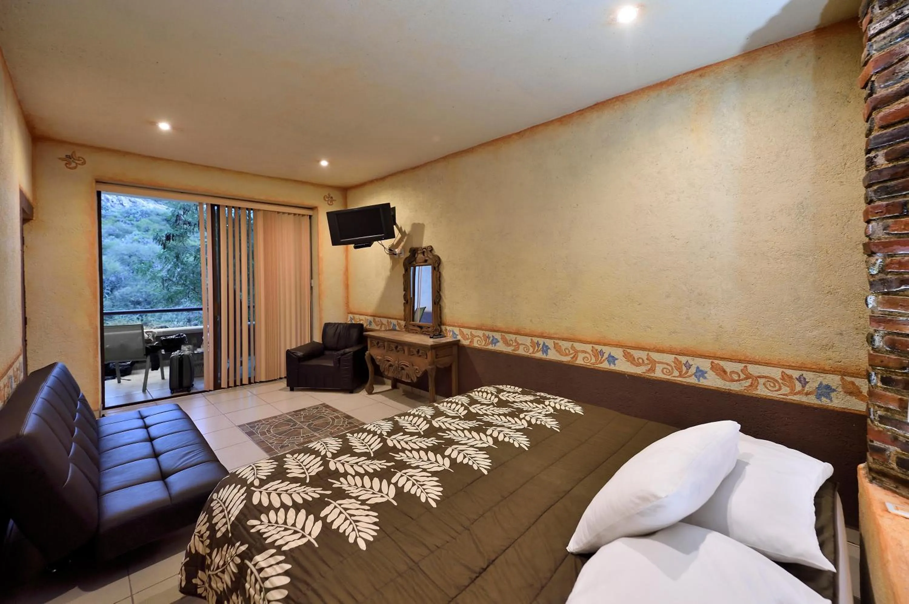 Photo of the whole room, Bed in Hotel Casa del Arbol