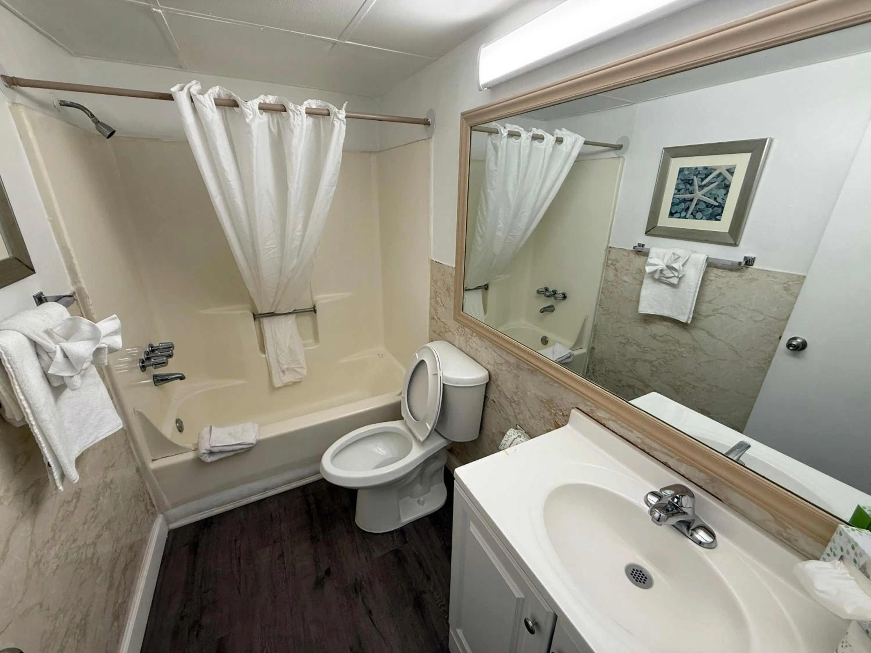 Polynesian Oceanfront Hotel