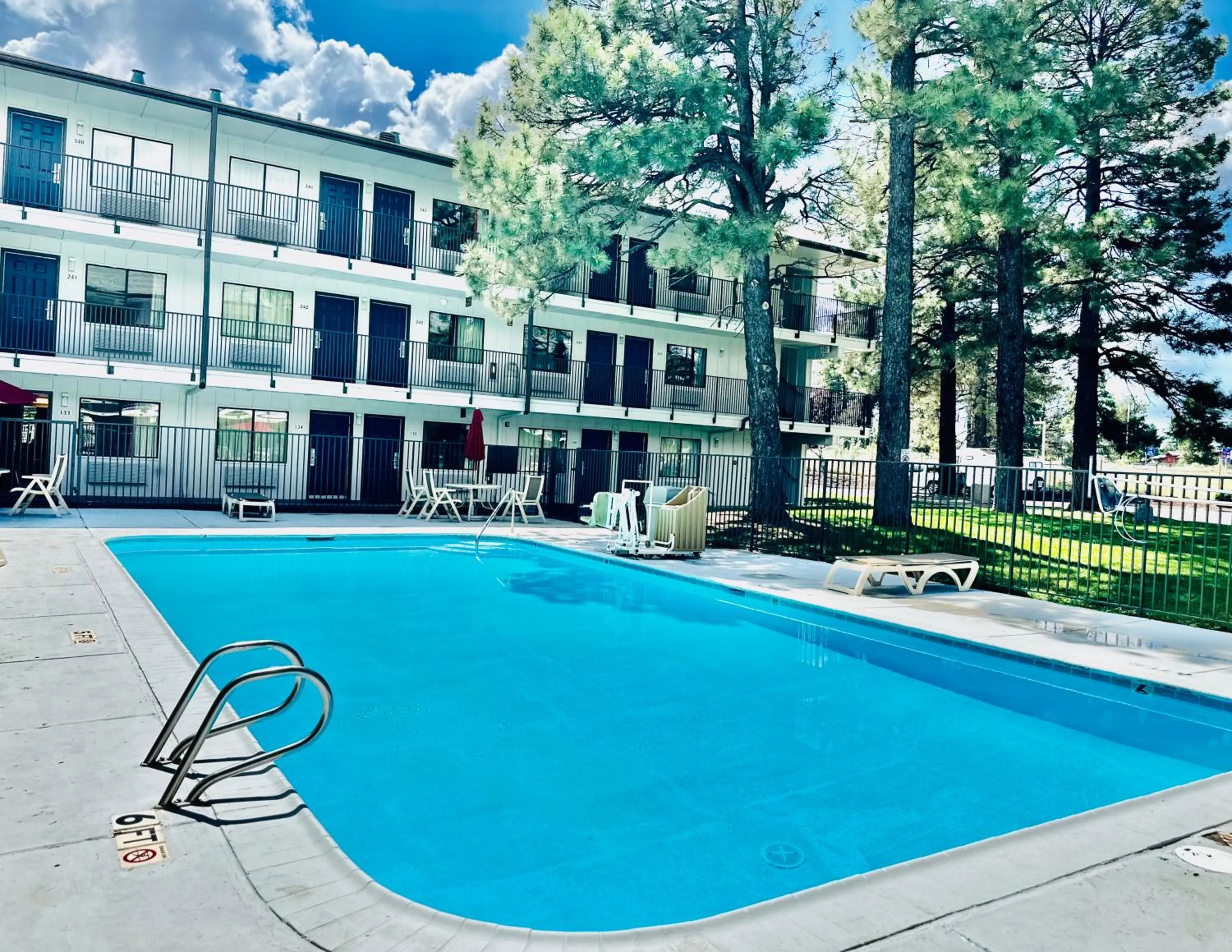 Property building in Motel 6-Flagstaff, AZ - West - Woodland Village