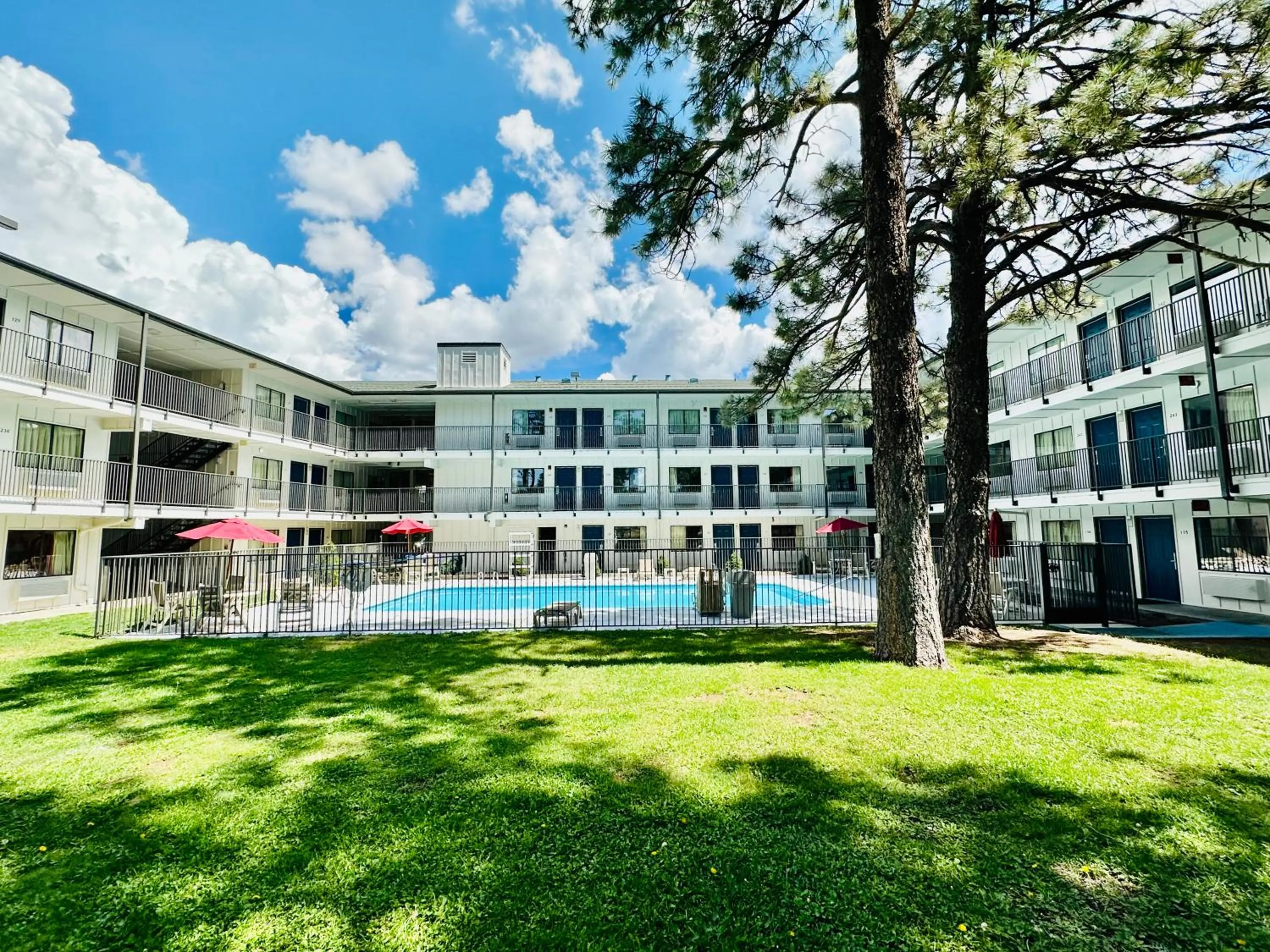 Property building in Motel 6-Flagstaff, AZ - West - Woodland Village