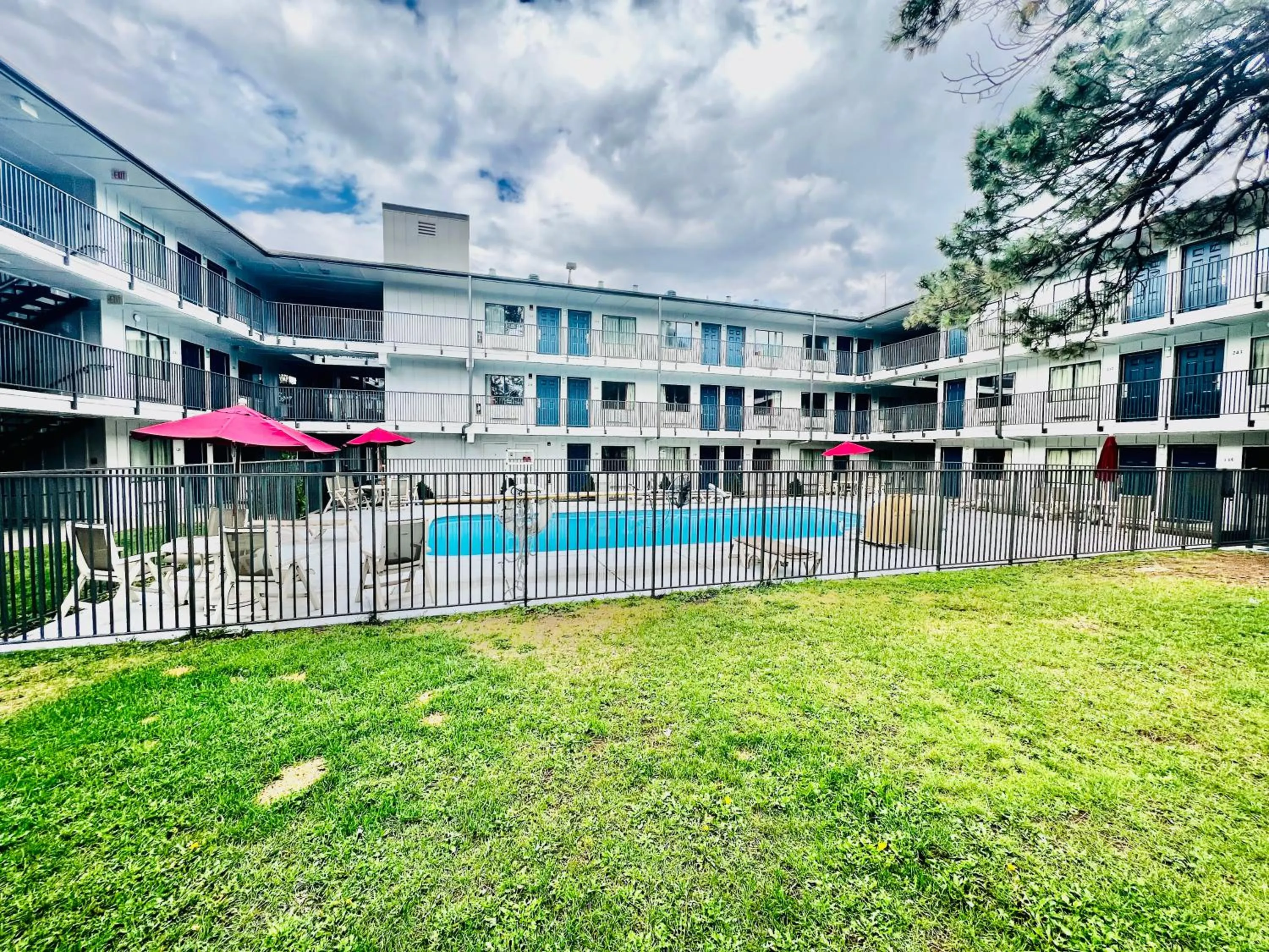 Property building in Motel 6-Flagstaff, AZ - West - Woodland Village