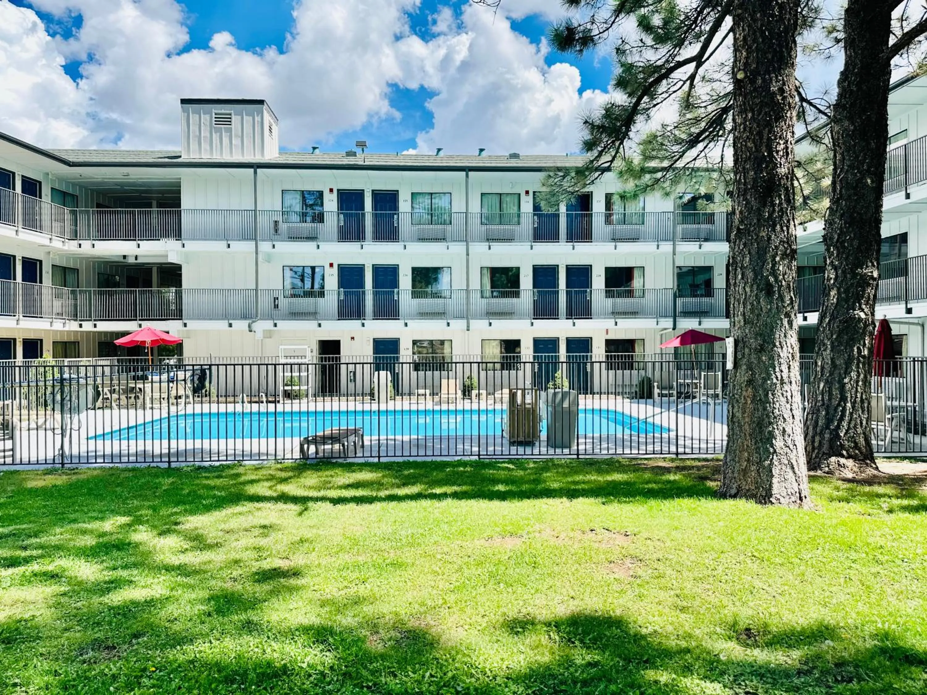 Property building in Motel 6-Flagstaff, AZ - West - Woodland Village