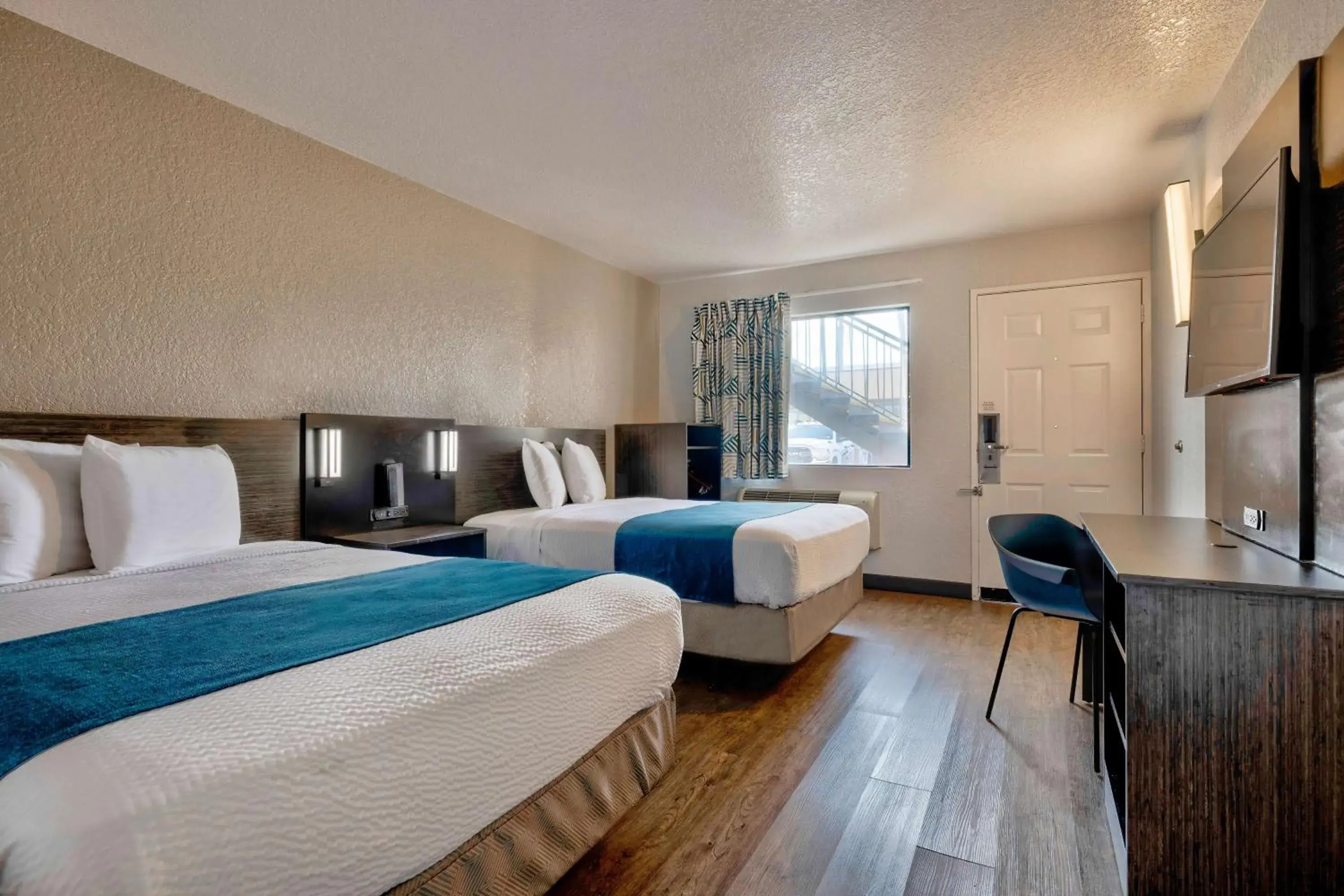 Double Room - Disability Access in Motel 6-Anaheim, CA - Fullerton East Double Room - Disability Access in Motel 6-Anaheim, CA - Fullerton East