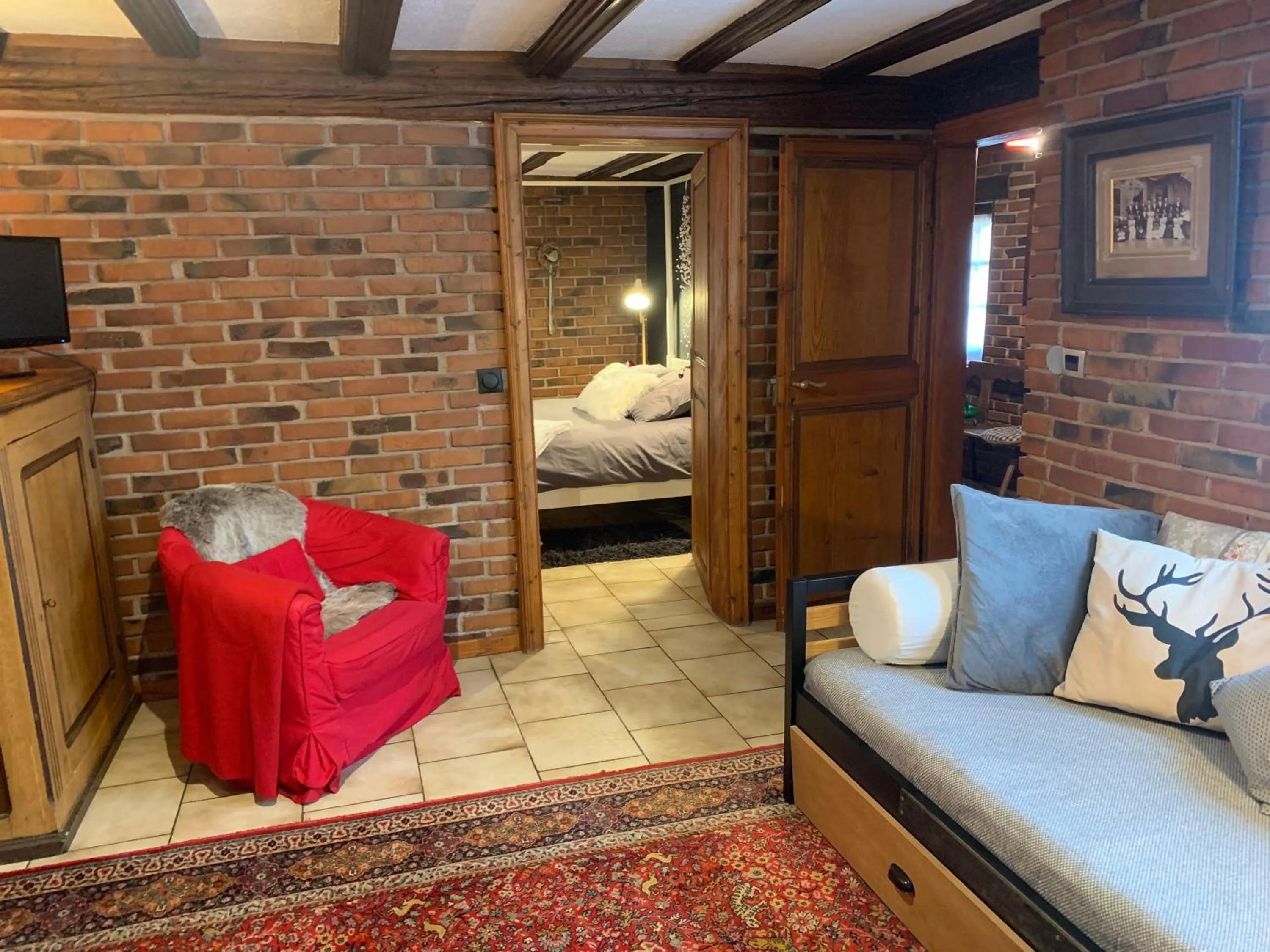 Appartement de caractère au calme 15 mins quartier historique, Gîte du Merlenchanteur