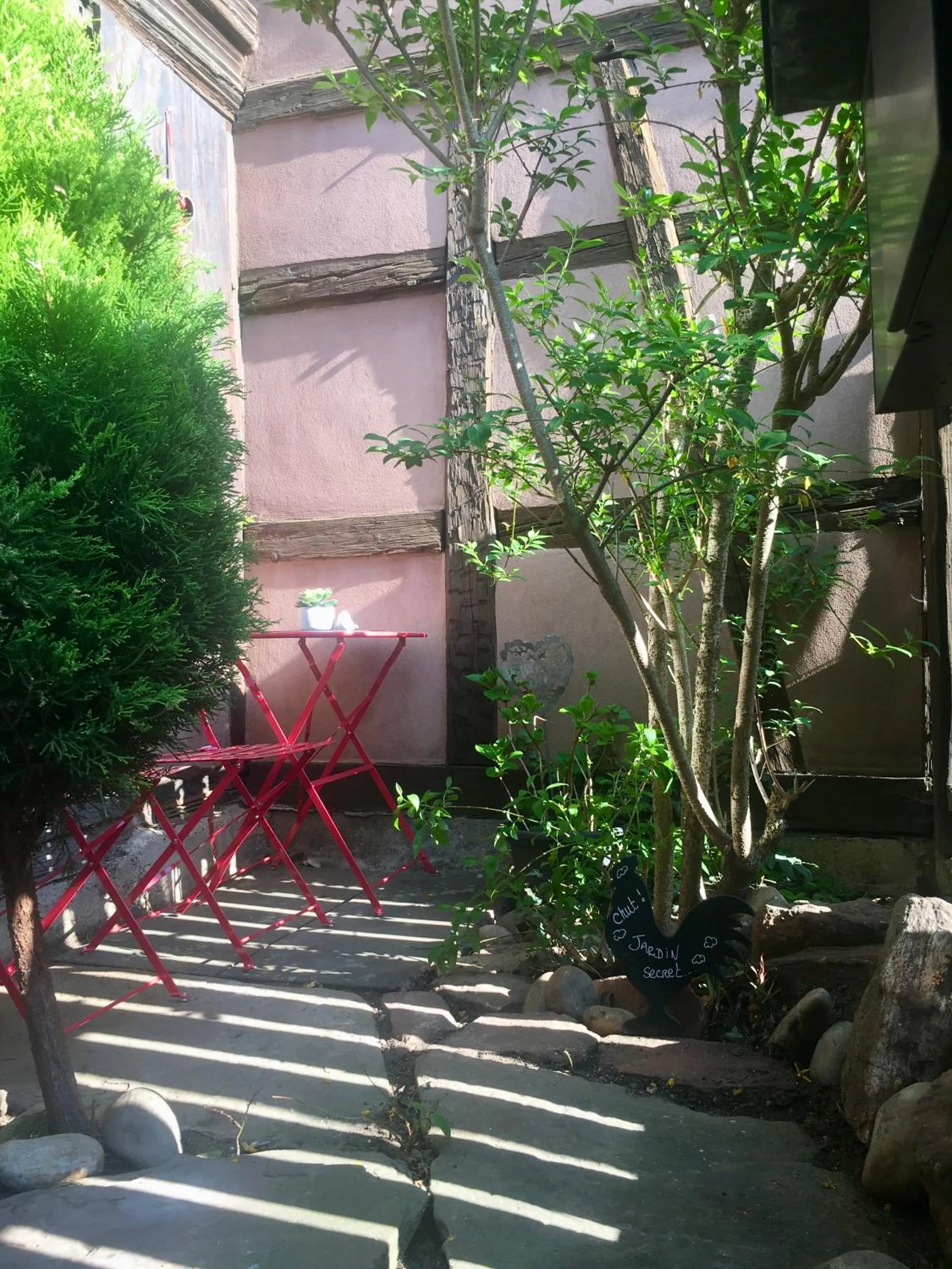 Appartement de caractère au calme 15 mins quartier historique, Gîte du Merlenchanteur