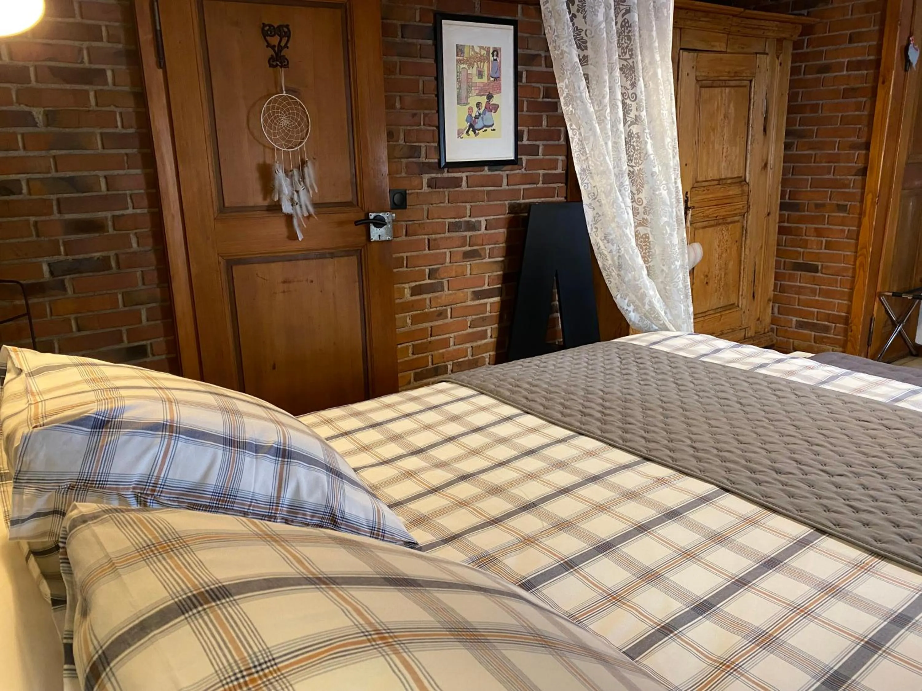 Appartement de caractère au calme 15 mins quartier historique, Gîte du Merlenchanteur