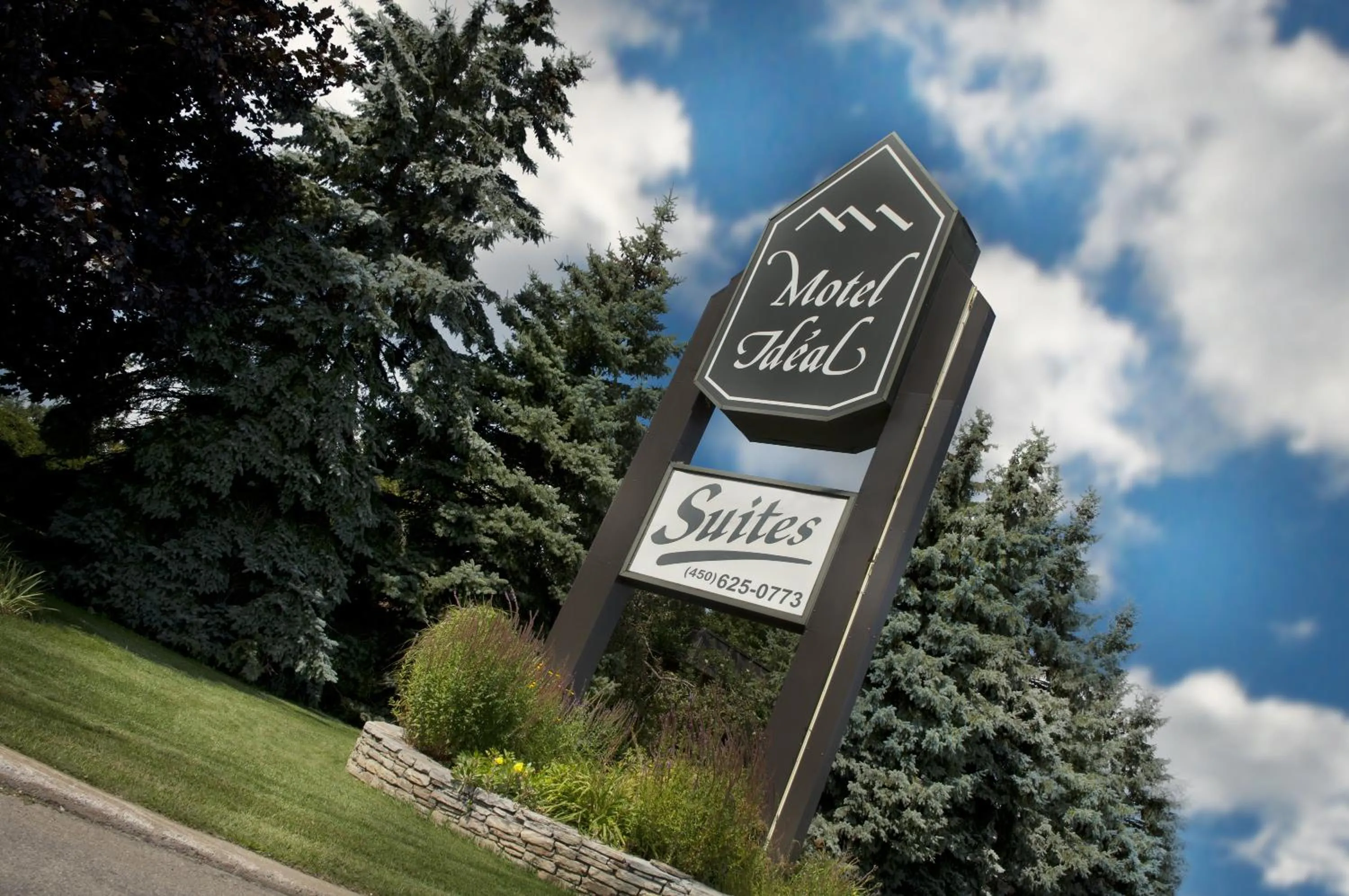 Ramada by Wyndham Laval