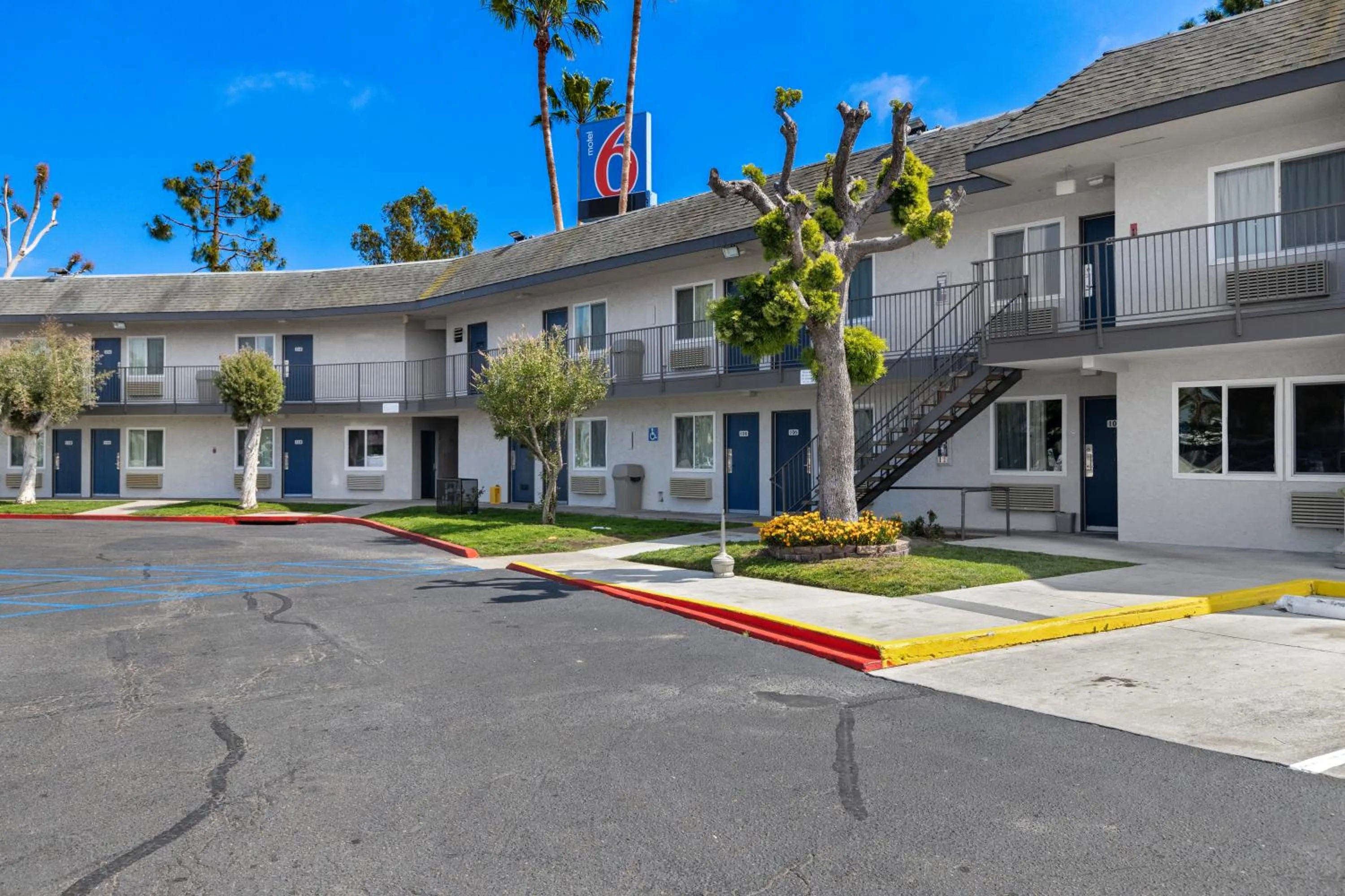 Property building in Motel 6-San Diego, CA - North