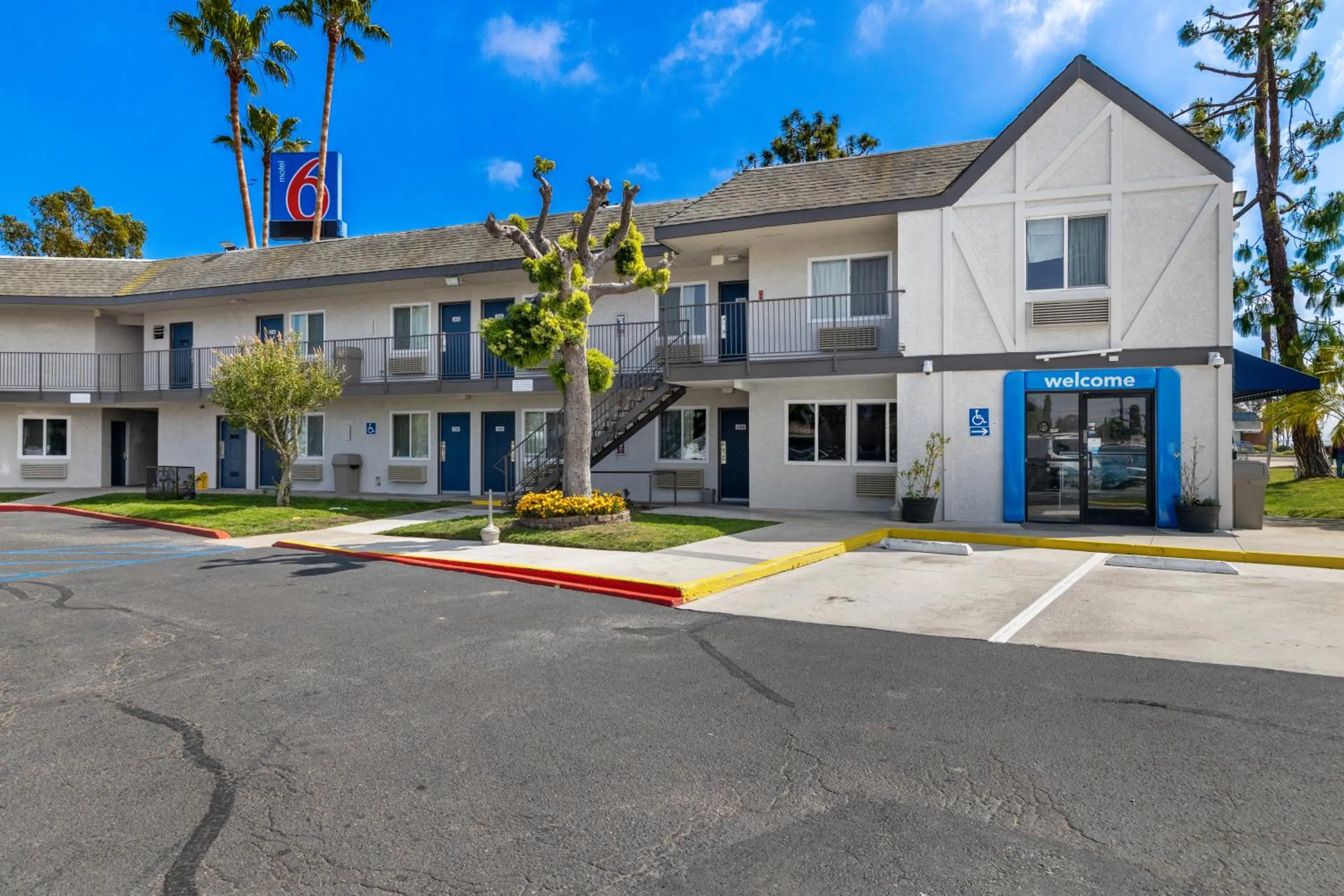 Property building in Motel 6-San Diego, CA - North