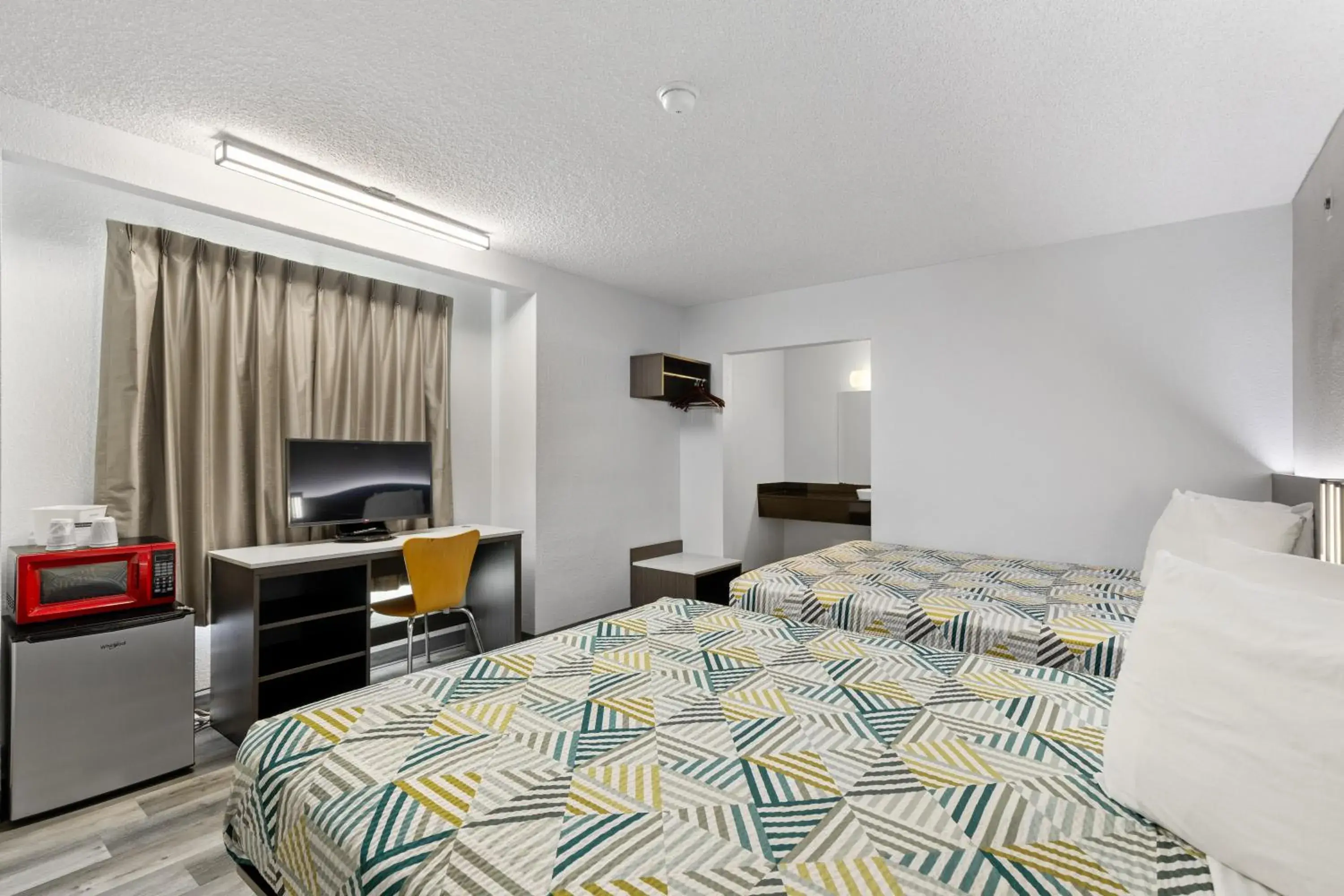 Deluxe Quadruple Room - single occupancy in Motel 6-San Diego, CA - North Deluxe Quadruple Room - single occupancy in Motel 6-San Diego, CA - North