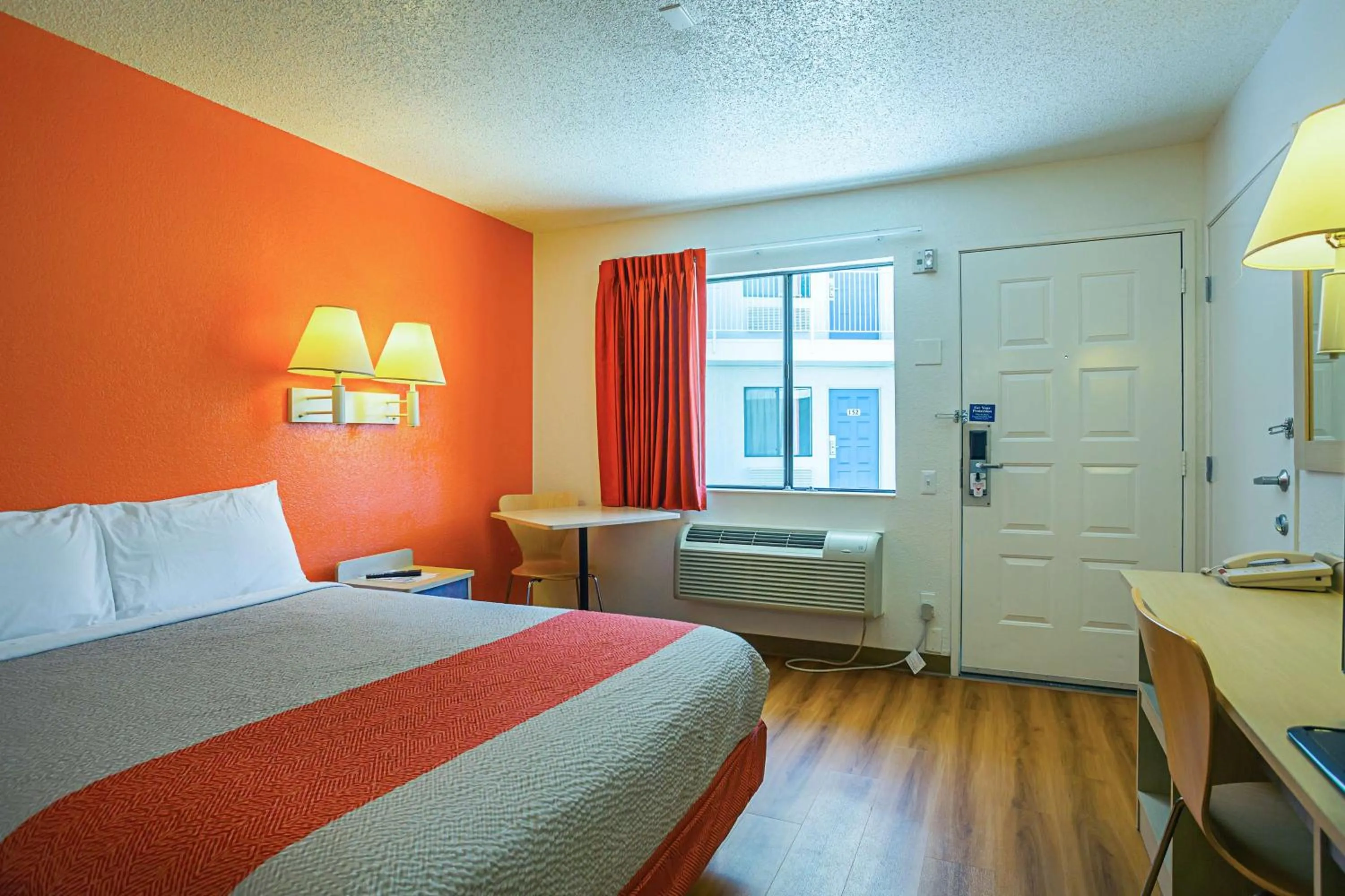 Photo of the whole room, Bed in Motel 6-Yuma, AZ - East