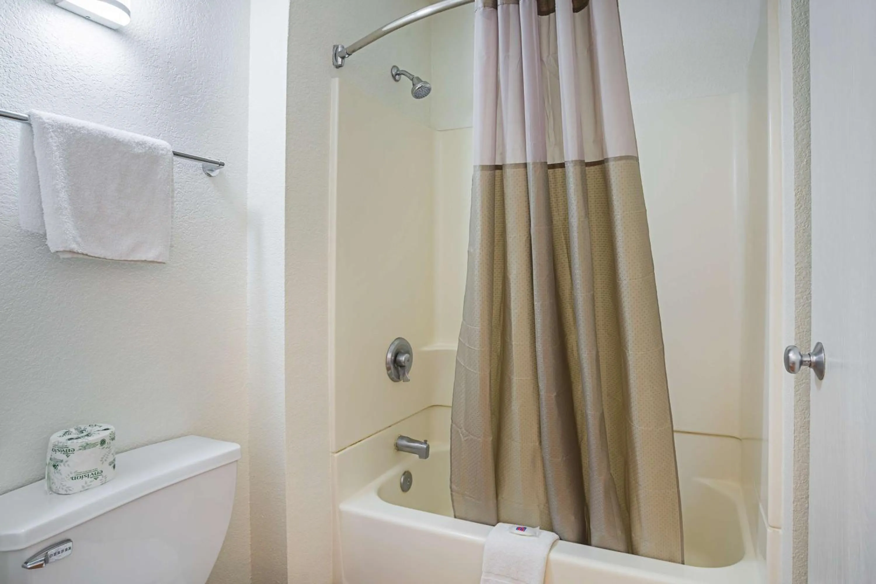 Shower in Motel 6-Yuma, AZ - East