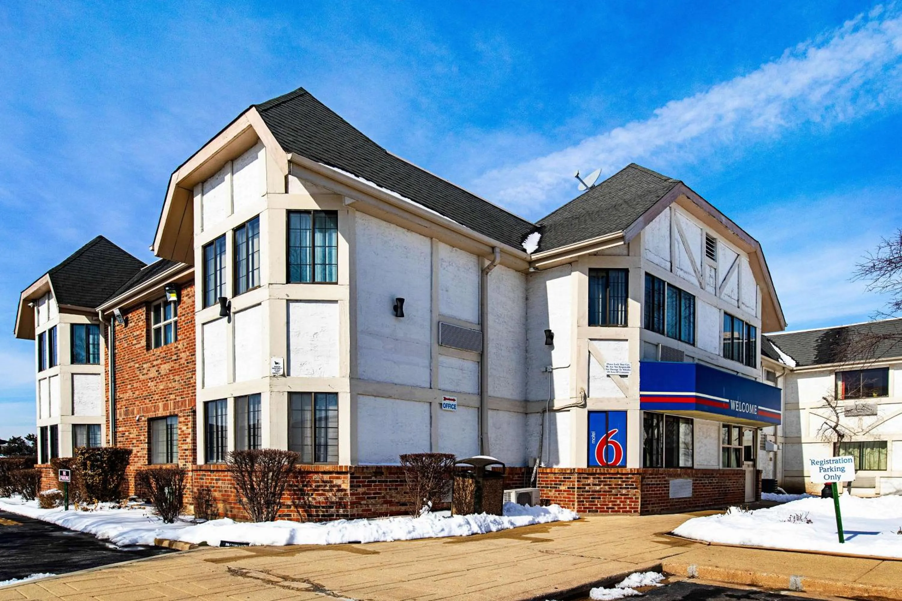 Property building in Motel 6-Palatine, IL - Chicago Northwest