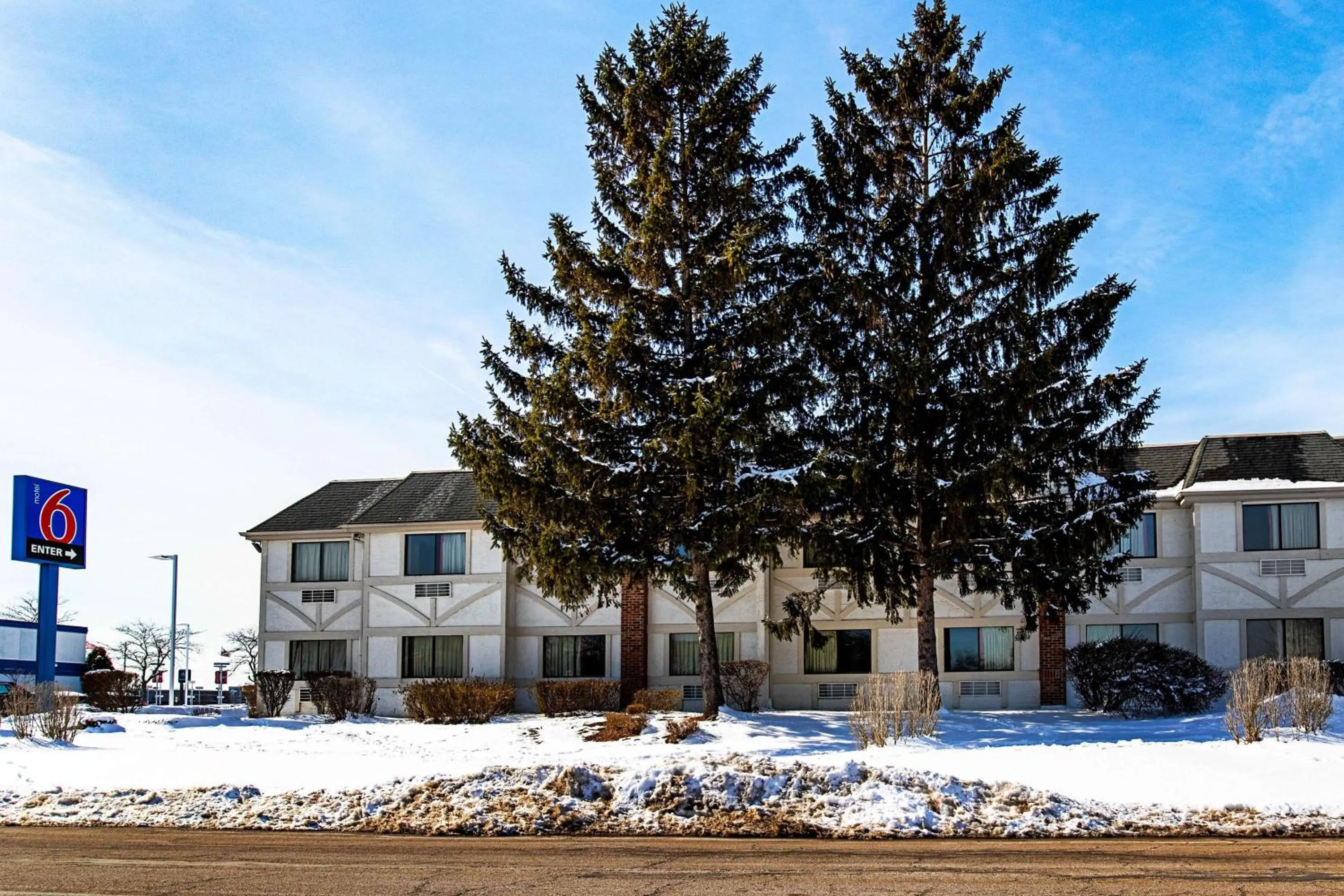 Property building in Motel 6-Palatine, IL - Chicago Northwest