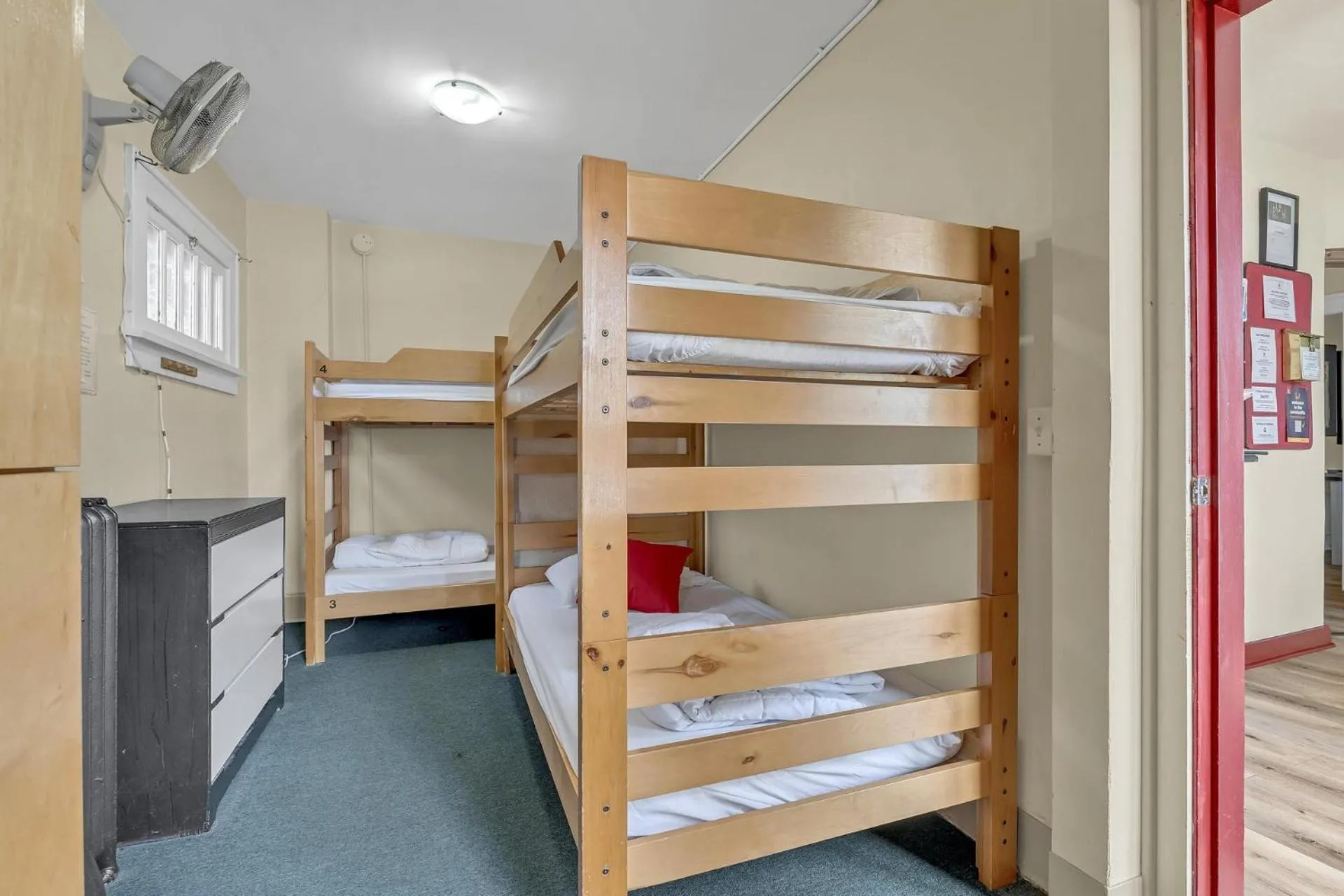 bunk bed, Bed in HI Penticton - Hostel