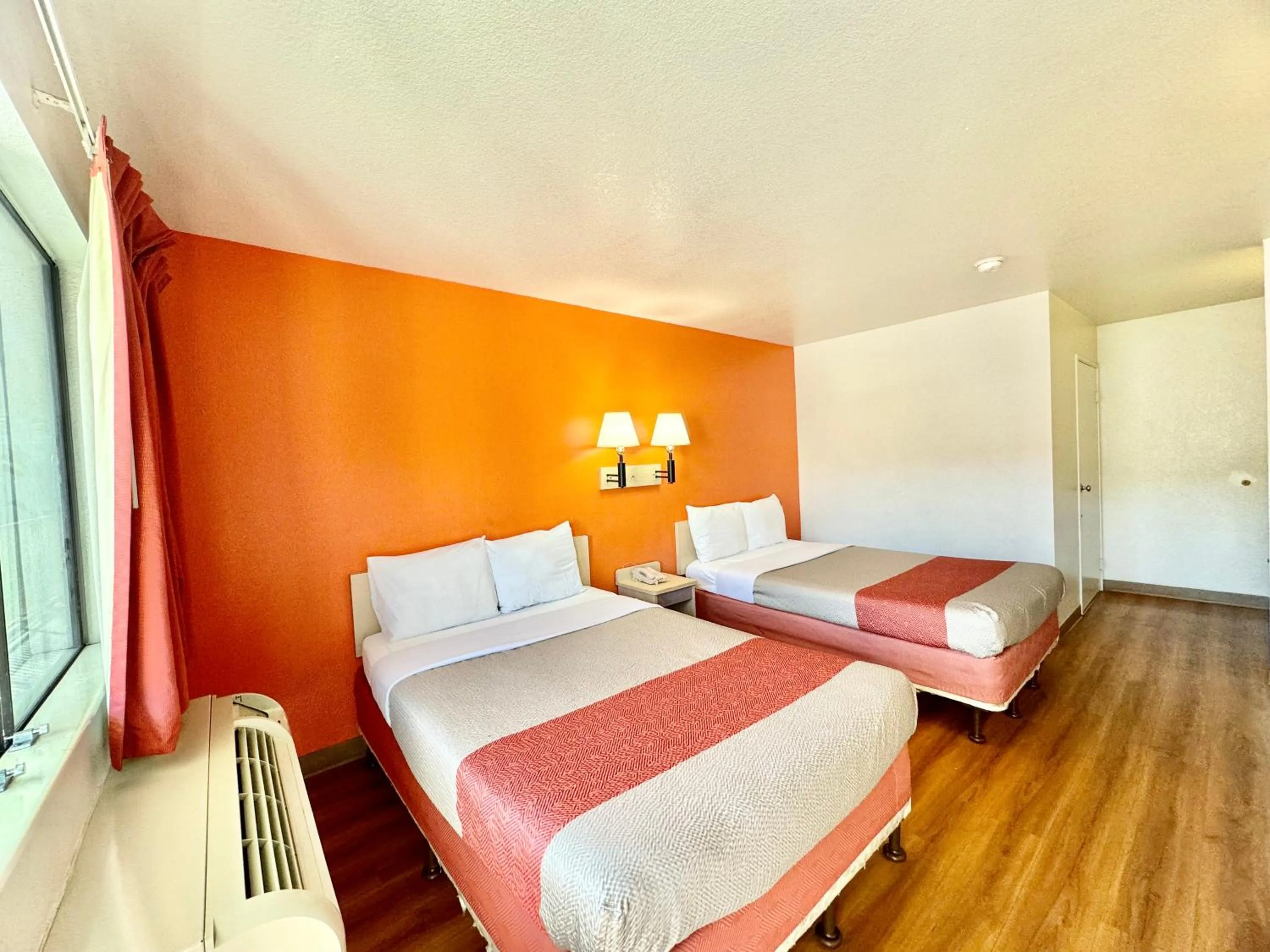 Bedroom, Bed in Motel 6-Bellflower, CA - Los Angeles