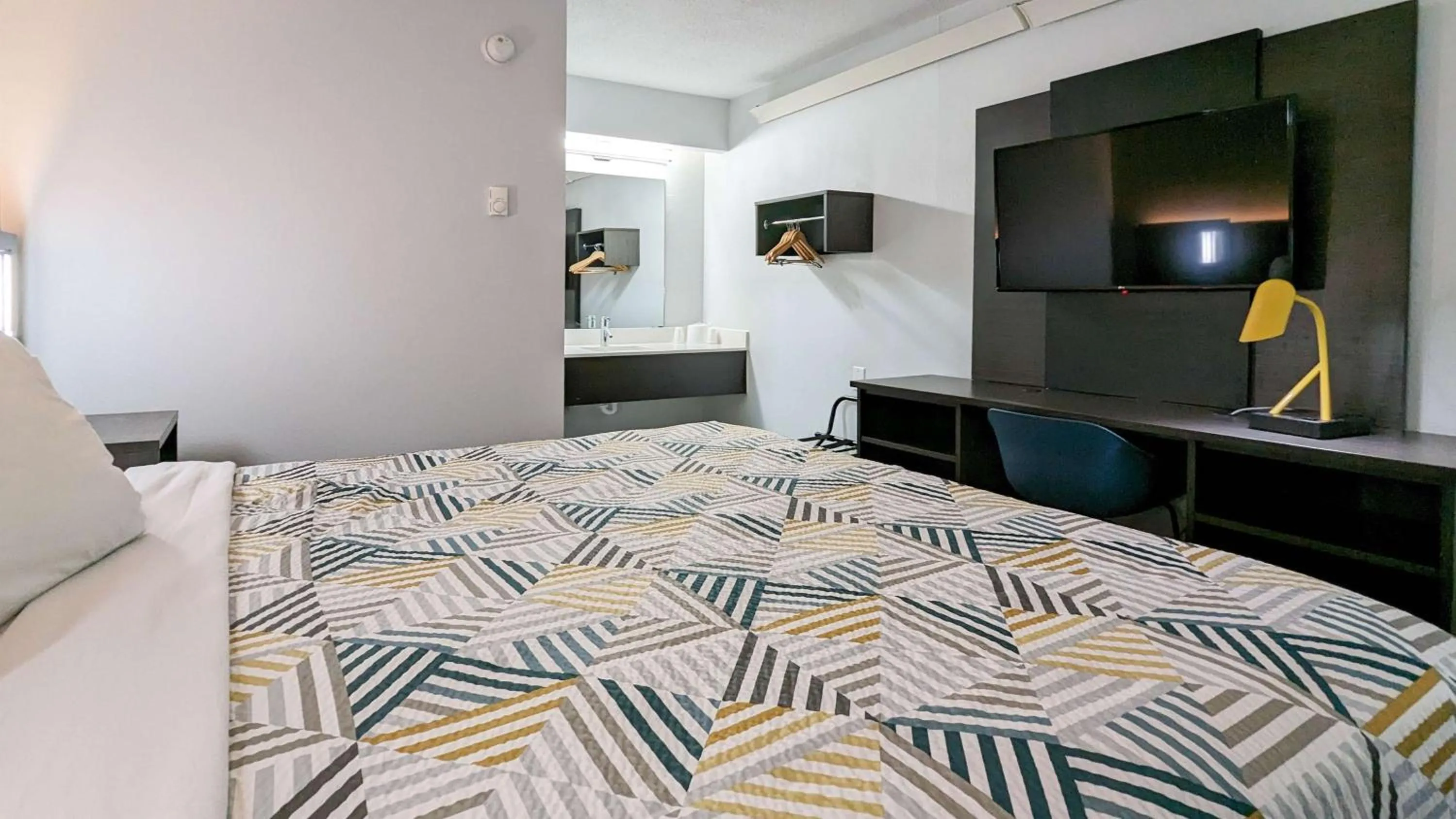 Bedroom, Bed in Motel 6-Nashua, NH