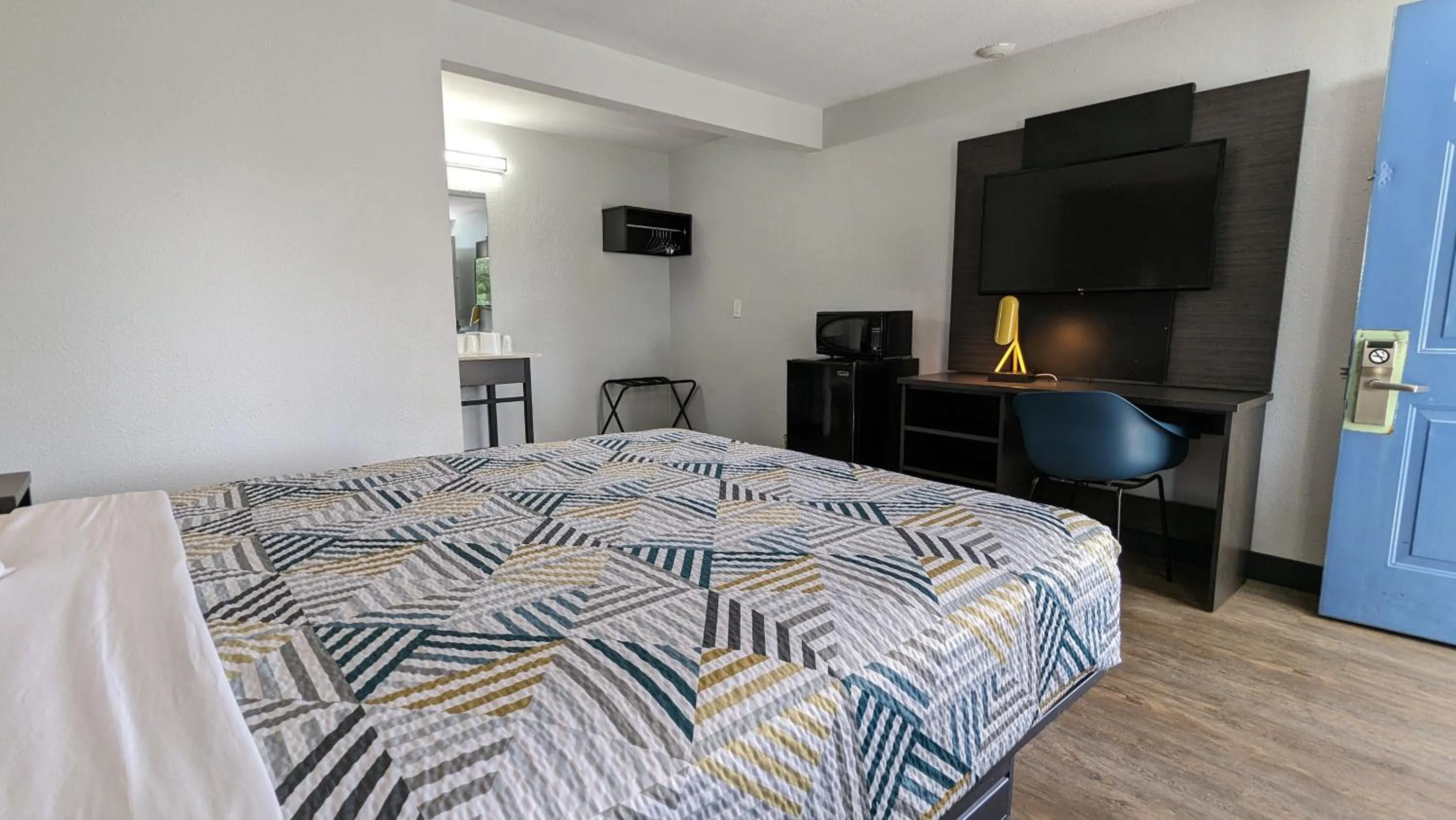 Bed in Motel 6-Nashua, NH