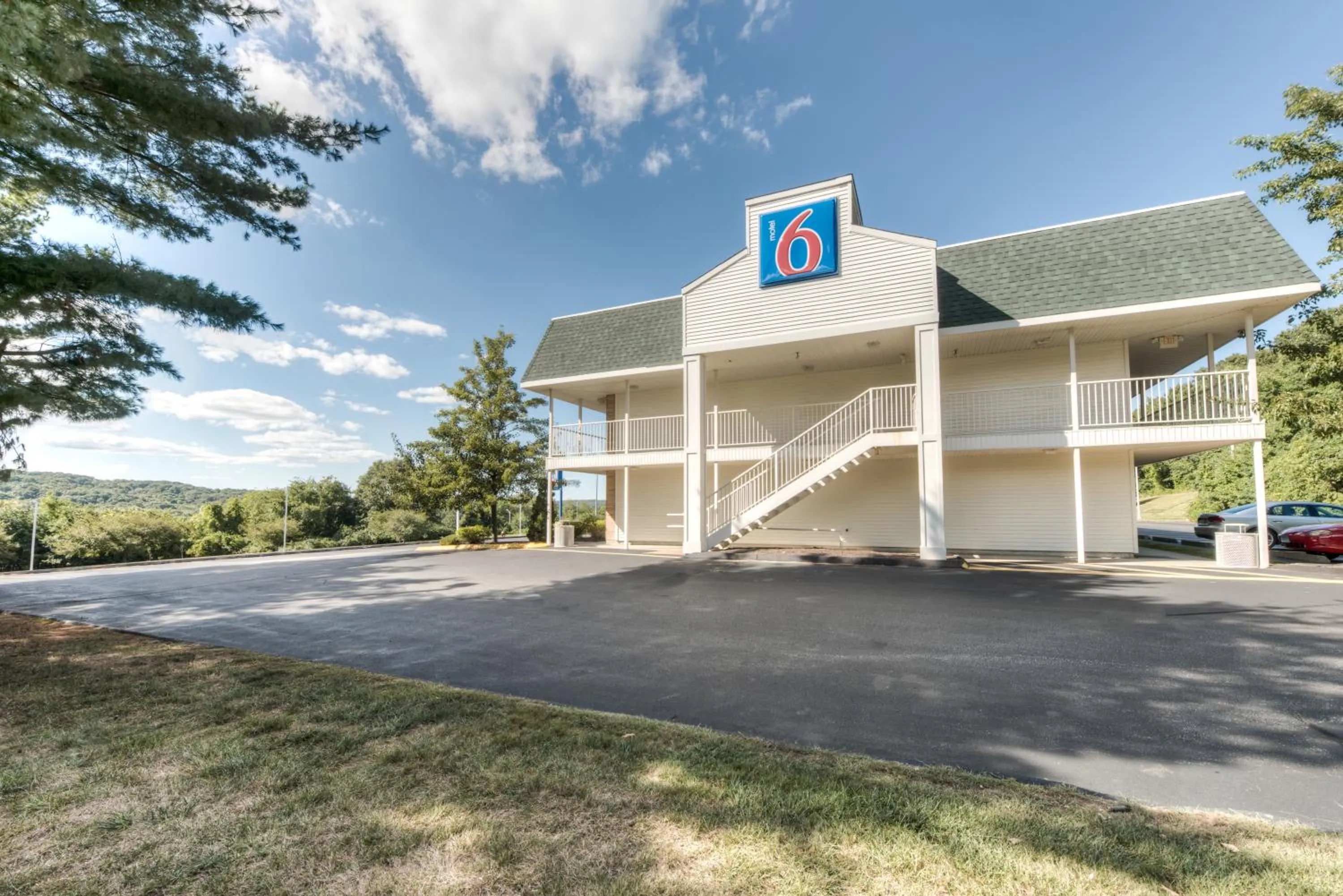 Property building in Motel 6-Niantic, CT - New London