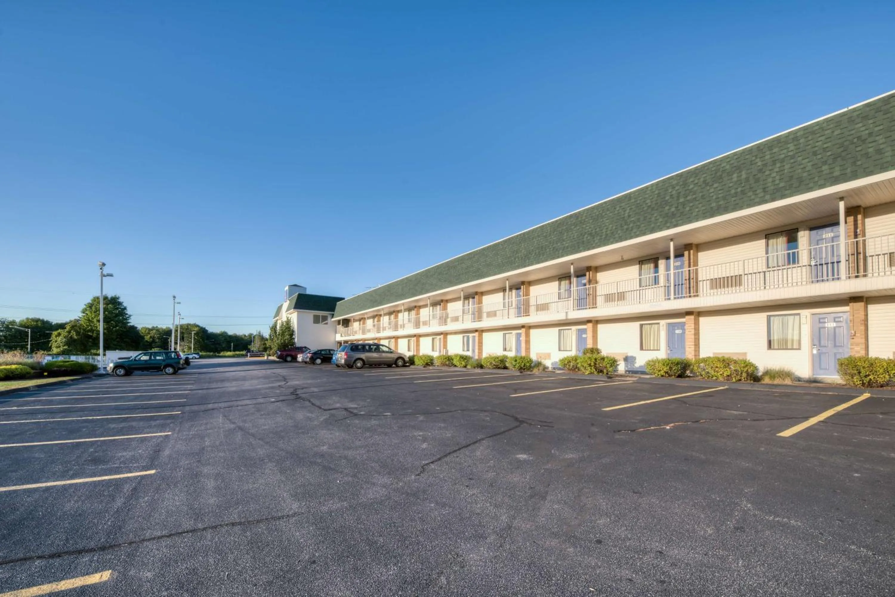 Property building in Motel 6-Niantic, CT - New London