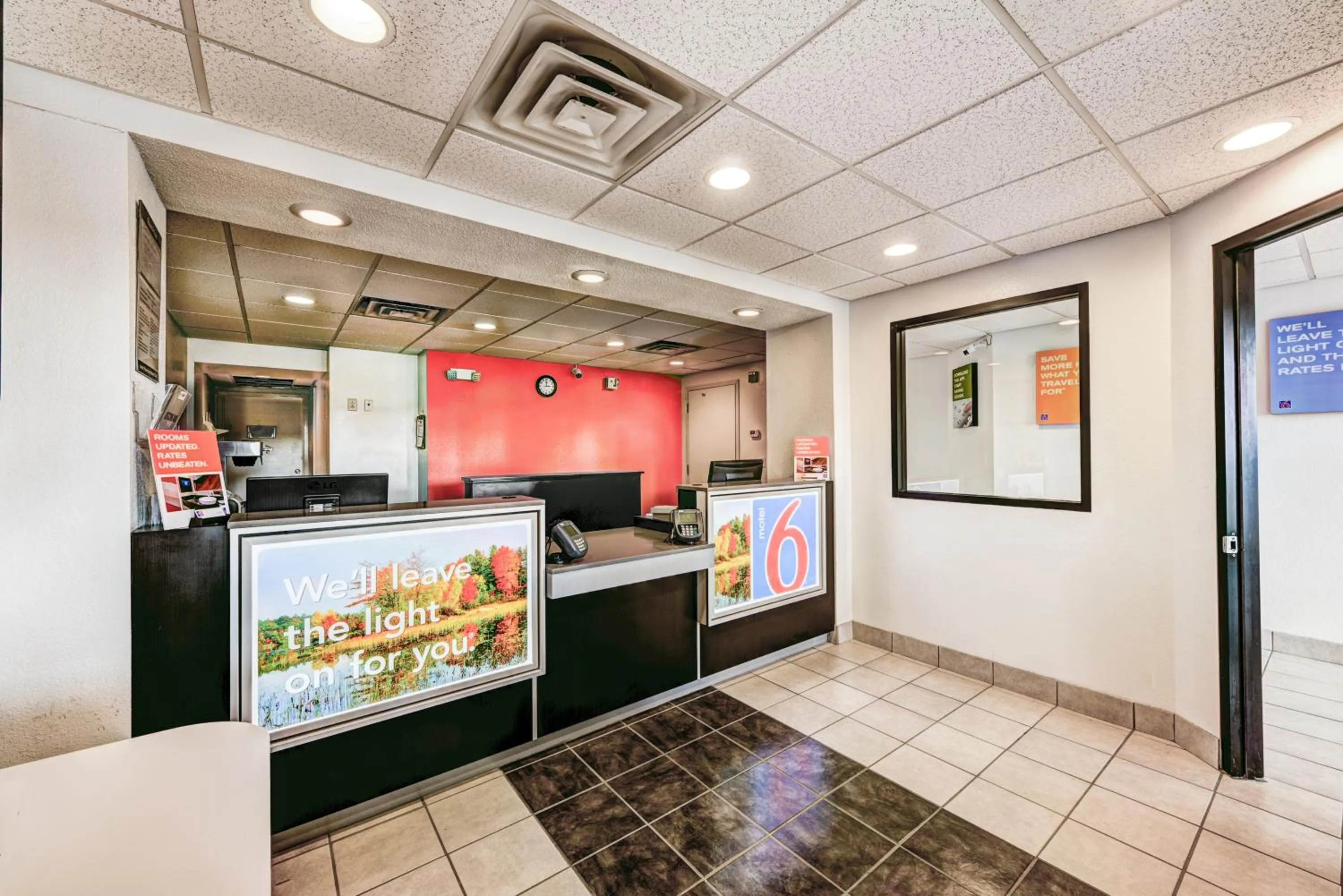 Lobby or reception in Motel 6-Niantic, CT - New London