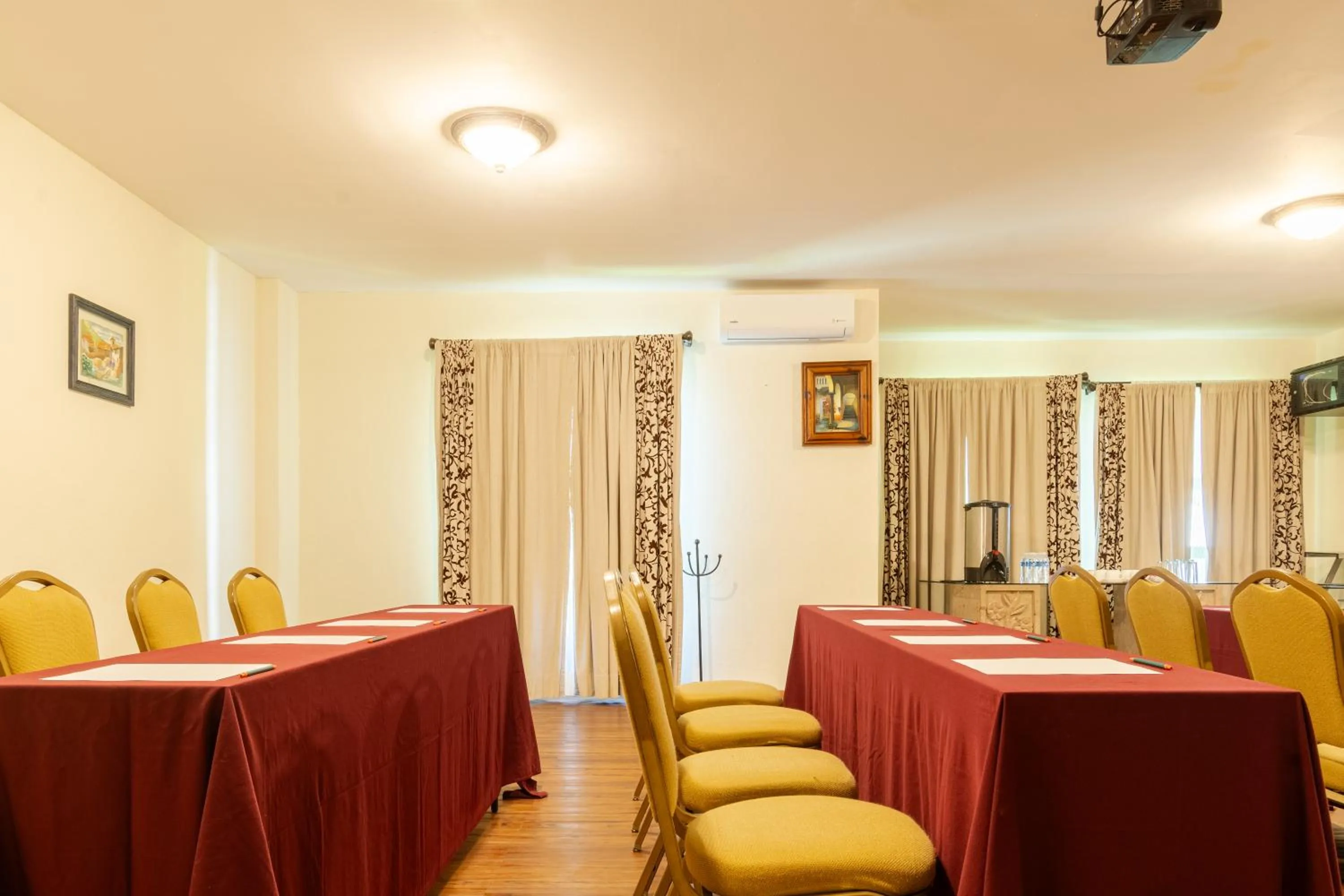 Meeting/conference room in Hotel Casa Primavera Boutique & Spa