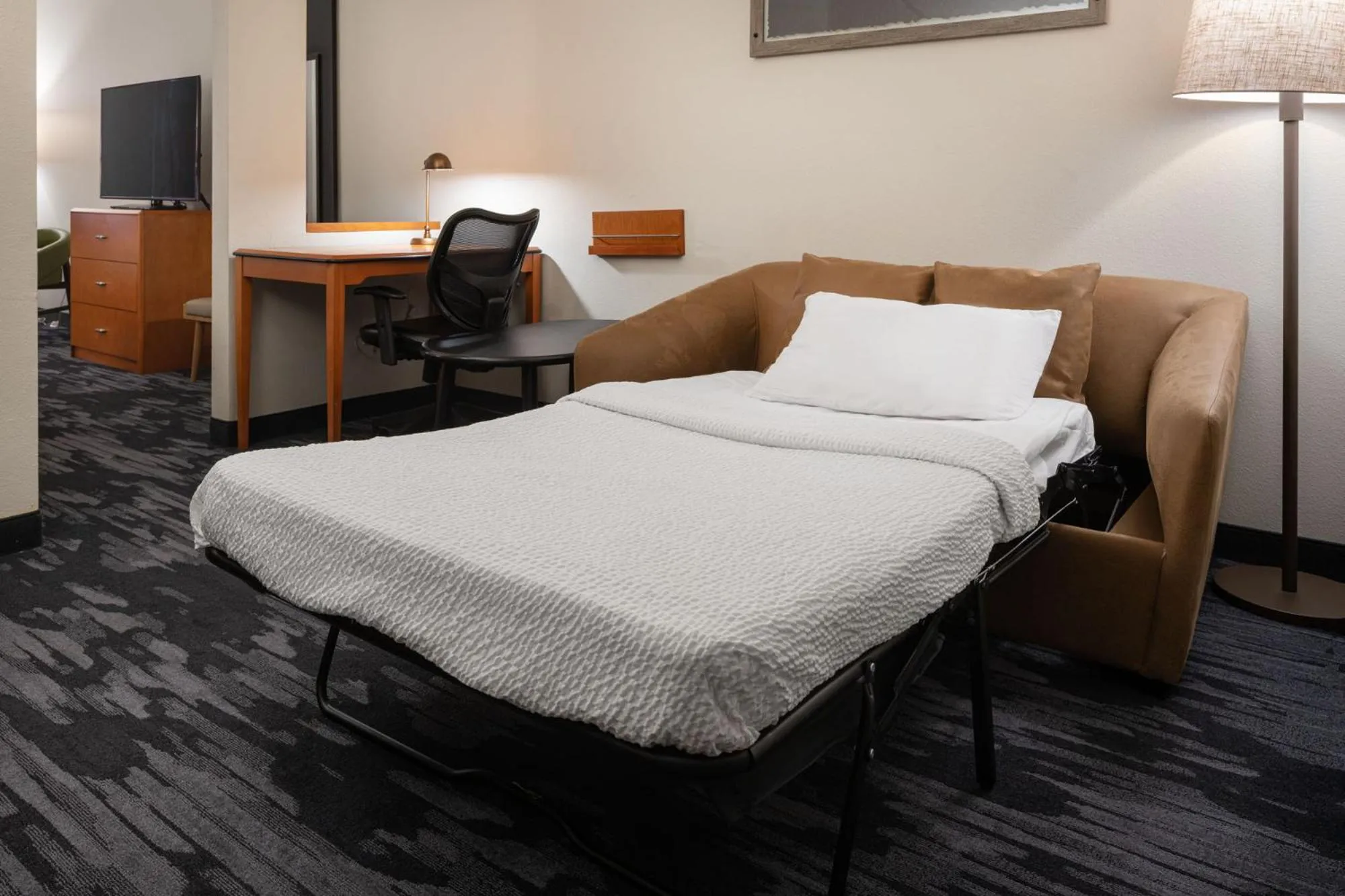 Bedroom, Bed in Fairfield Inn & Suites by Marriott Visalia Tulare